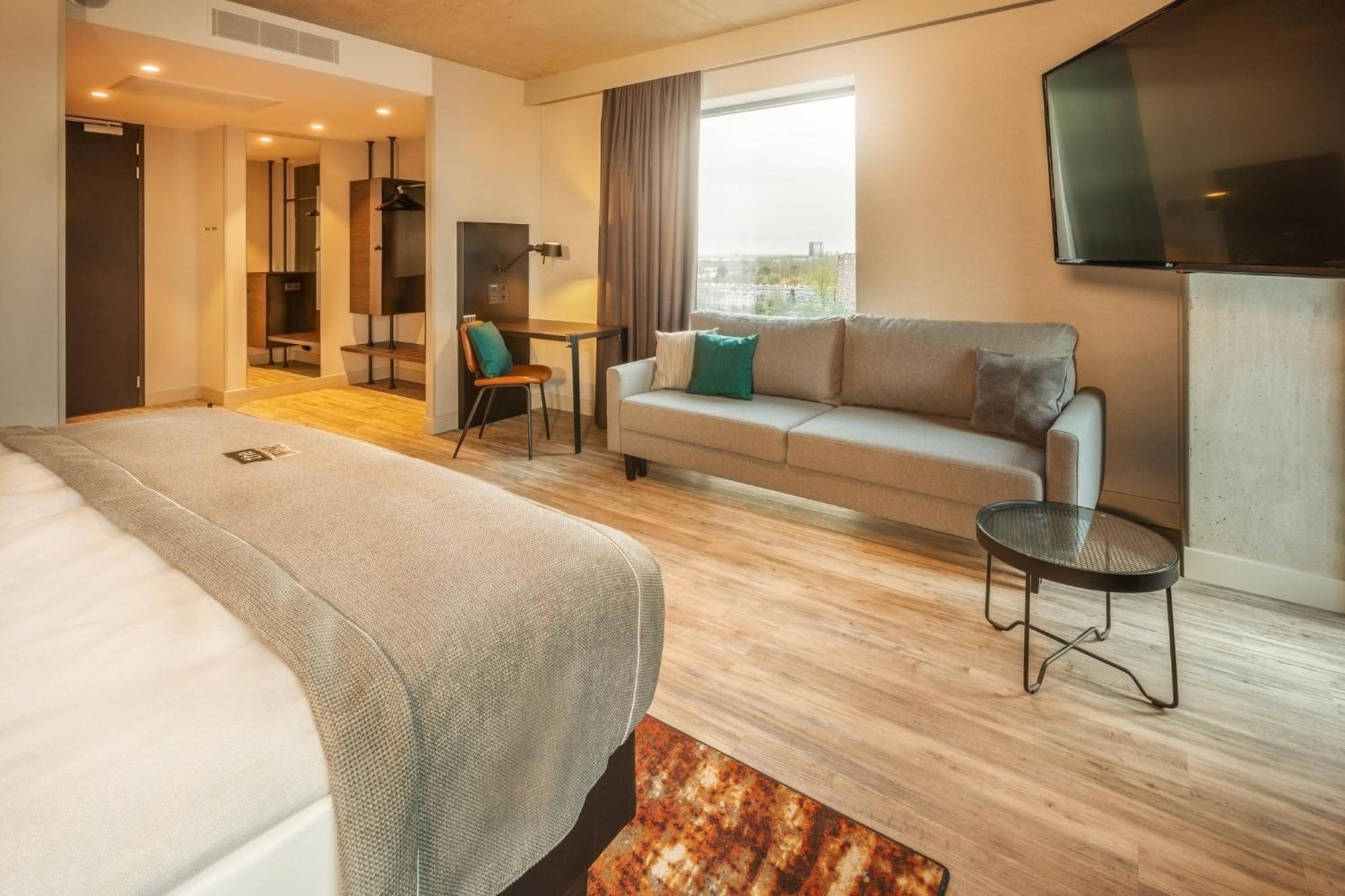 Premium Queen Room sofa bed