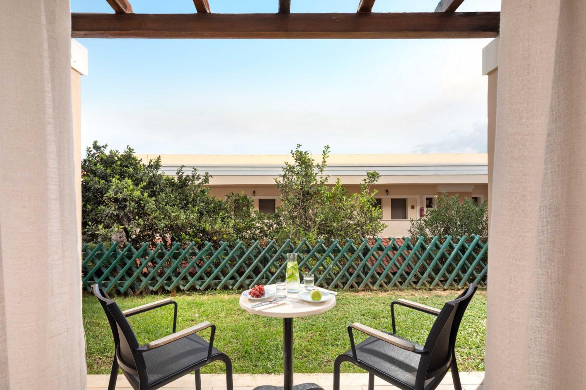 Family Room Garden View