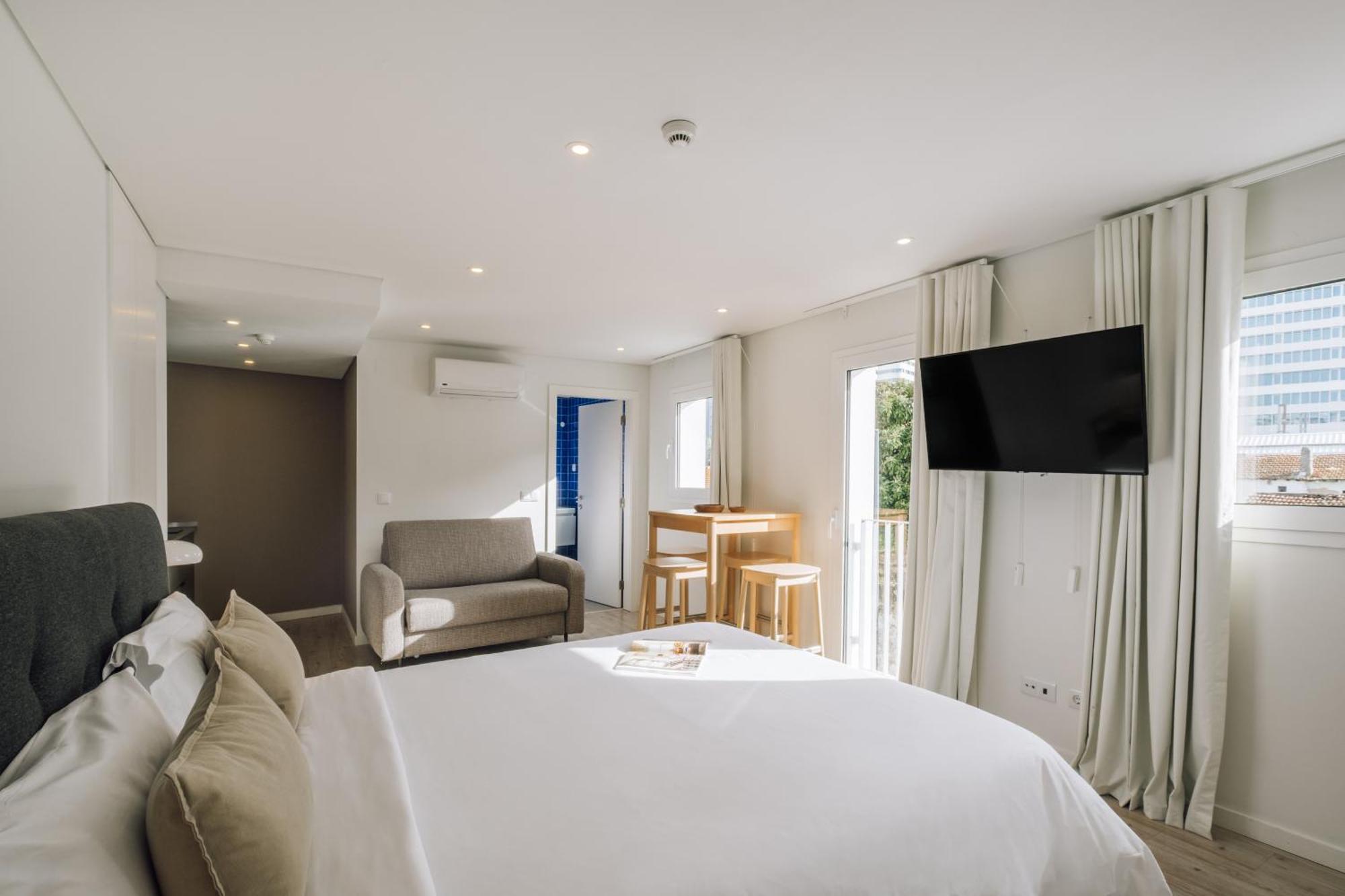 Classic Triple Room,1733126514:JPEG