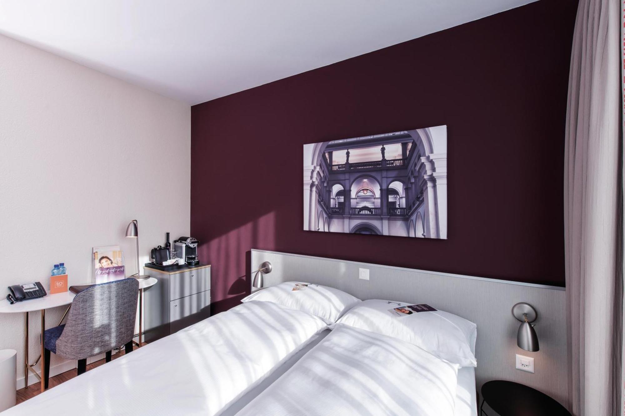 Standard Queen Room