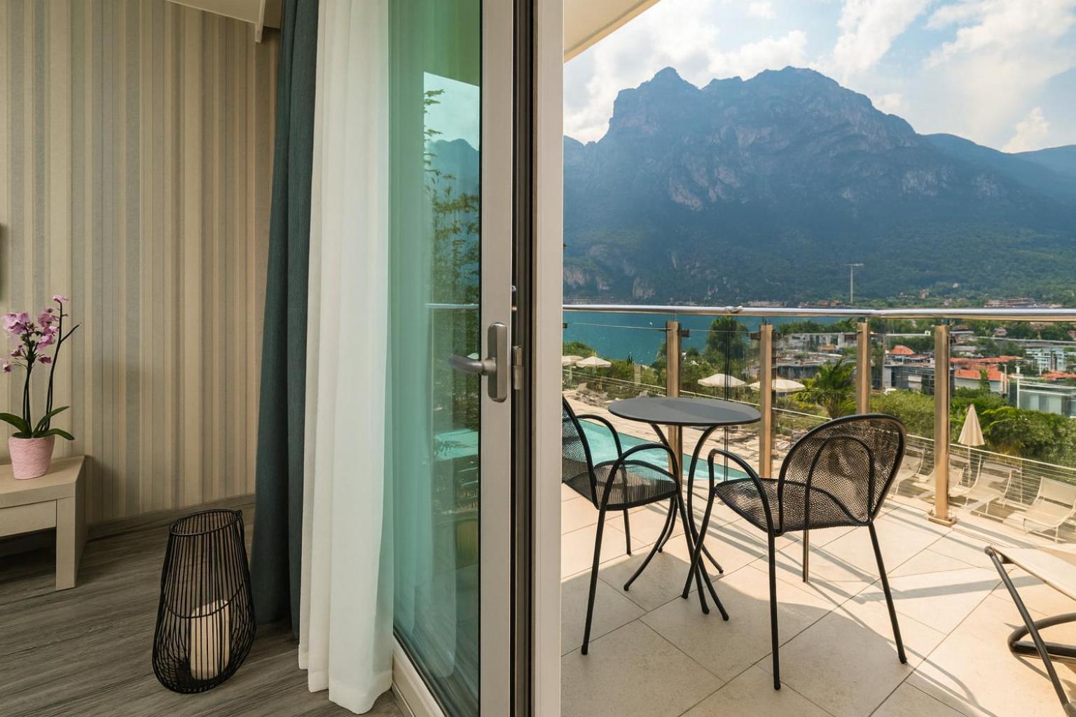 Deluxe Double Room with Lake View,1739379075:JPEG