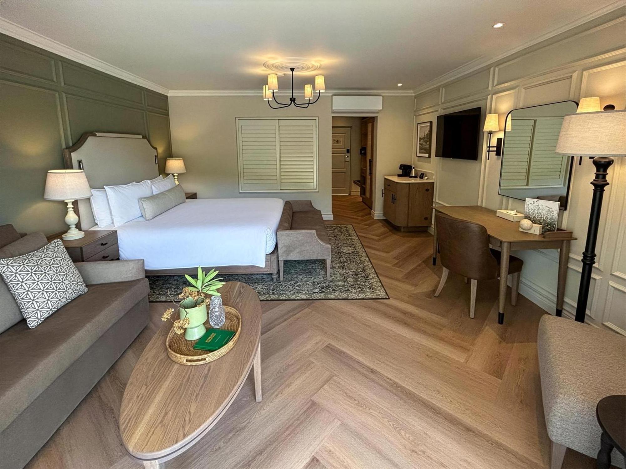 Superior Signature King Room