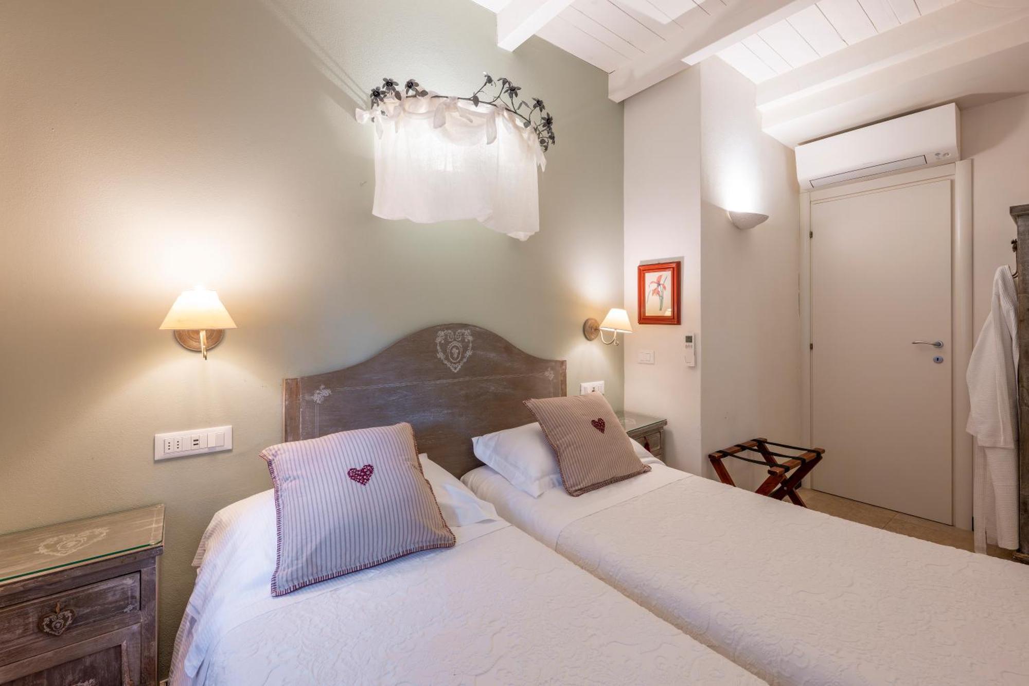 Two-Bedroom Apartment with Garden View,1739474236:JPEG