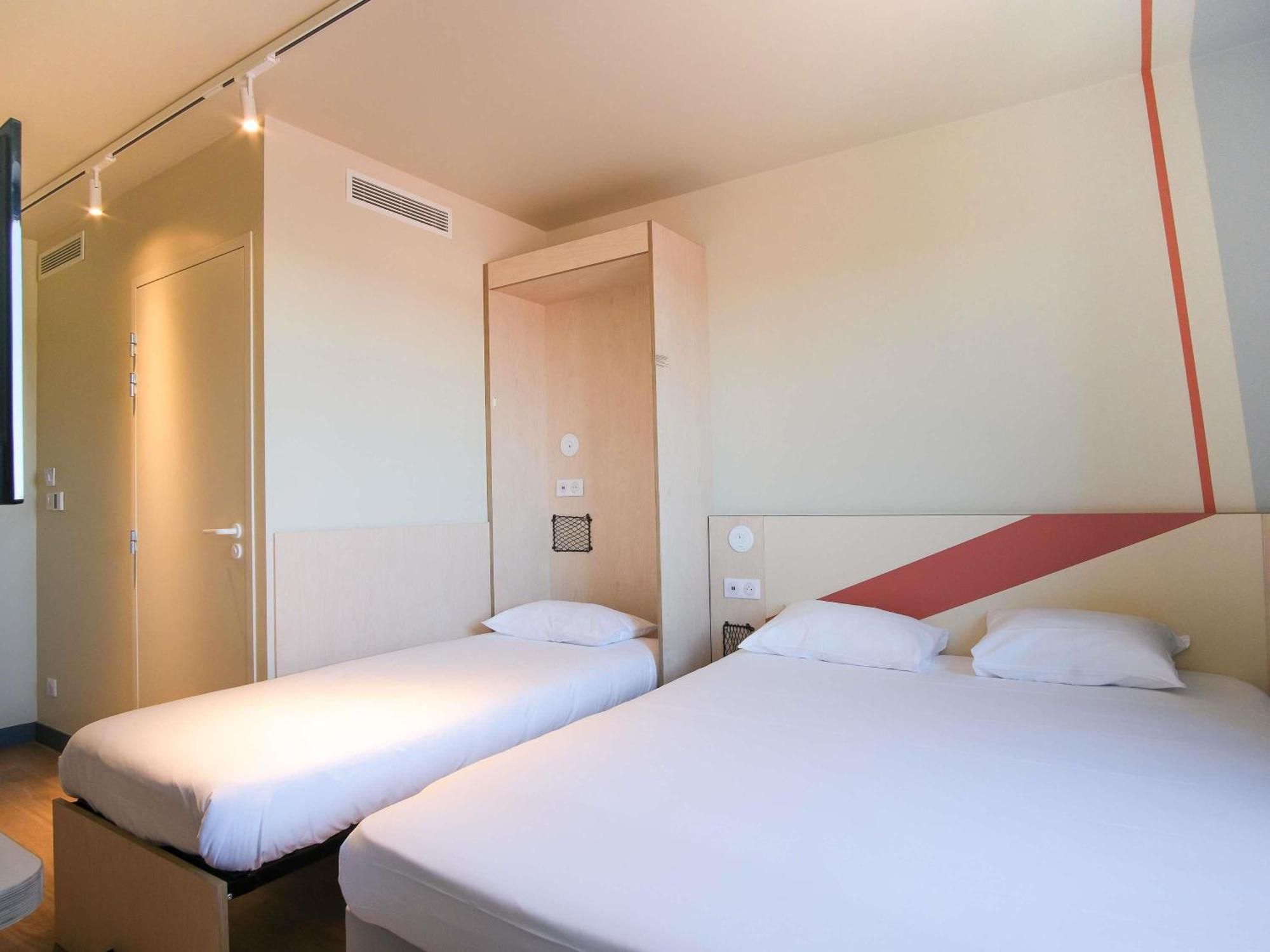 Standard Room One Double Bed Three Single Beds