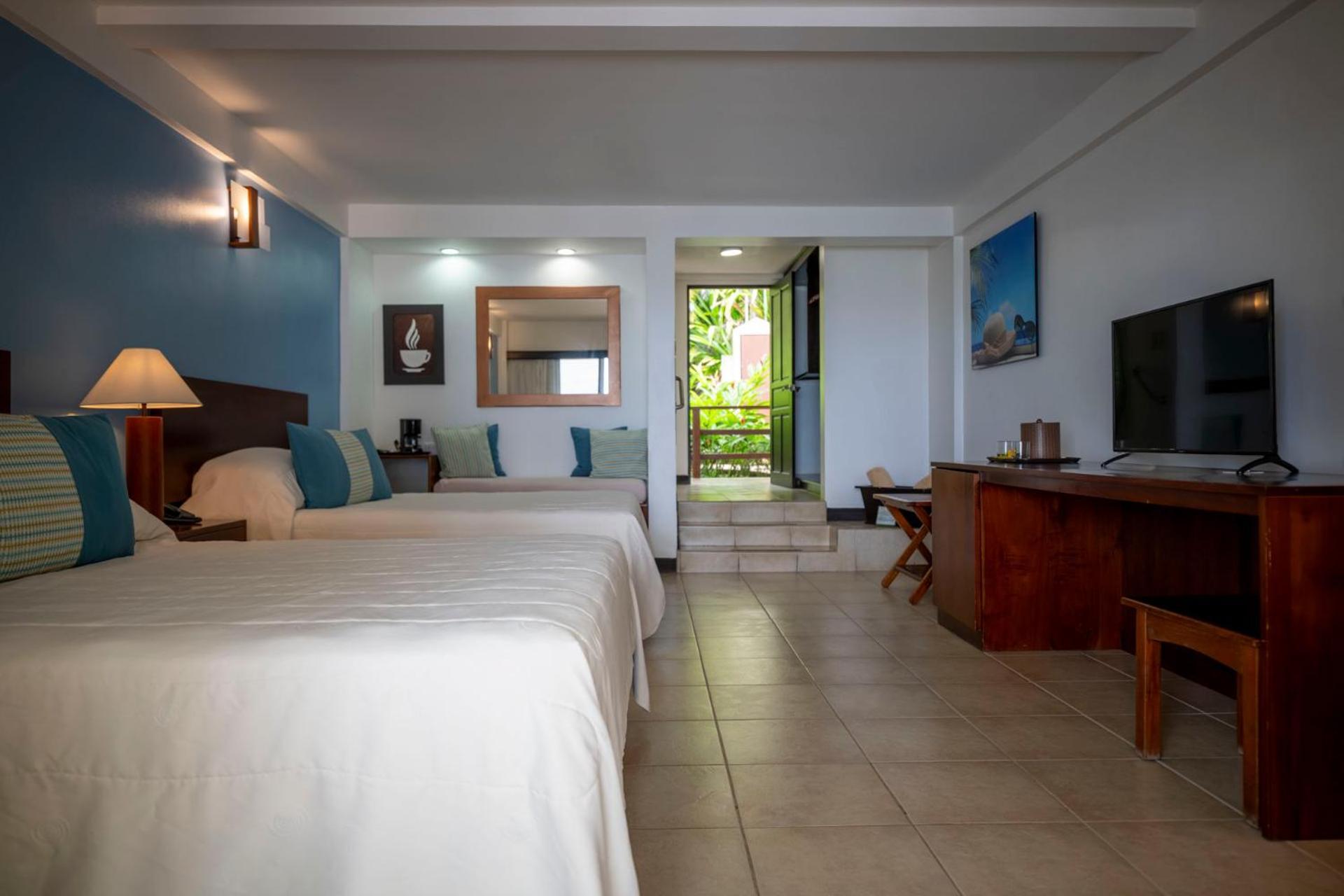 Beachfront two Queen Beds