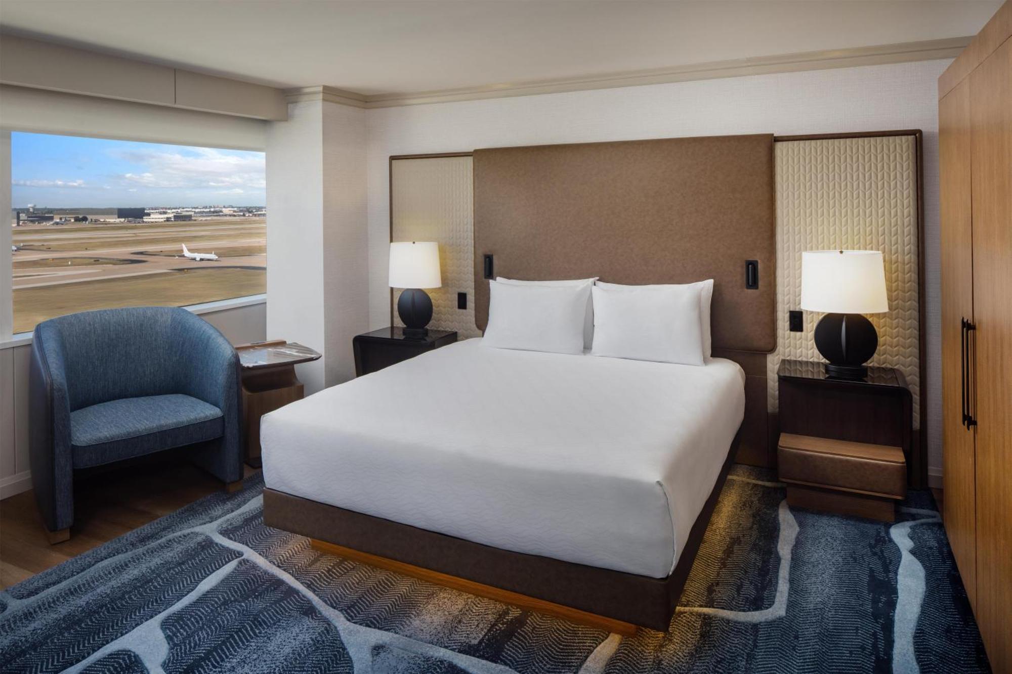 Executive Suite,1742885889:JPEG