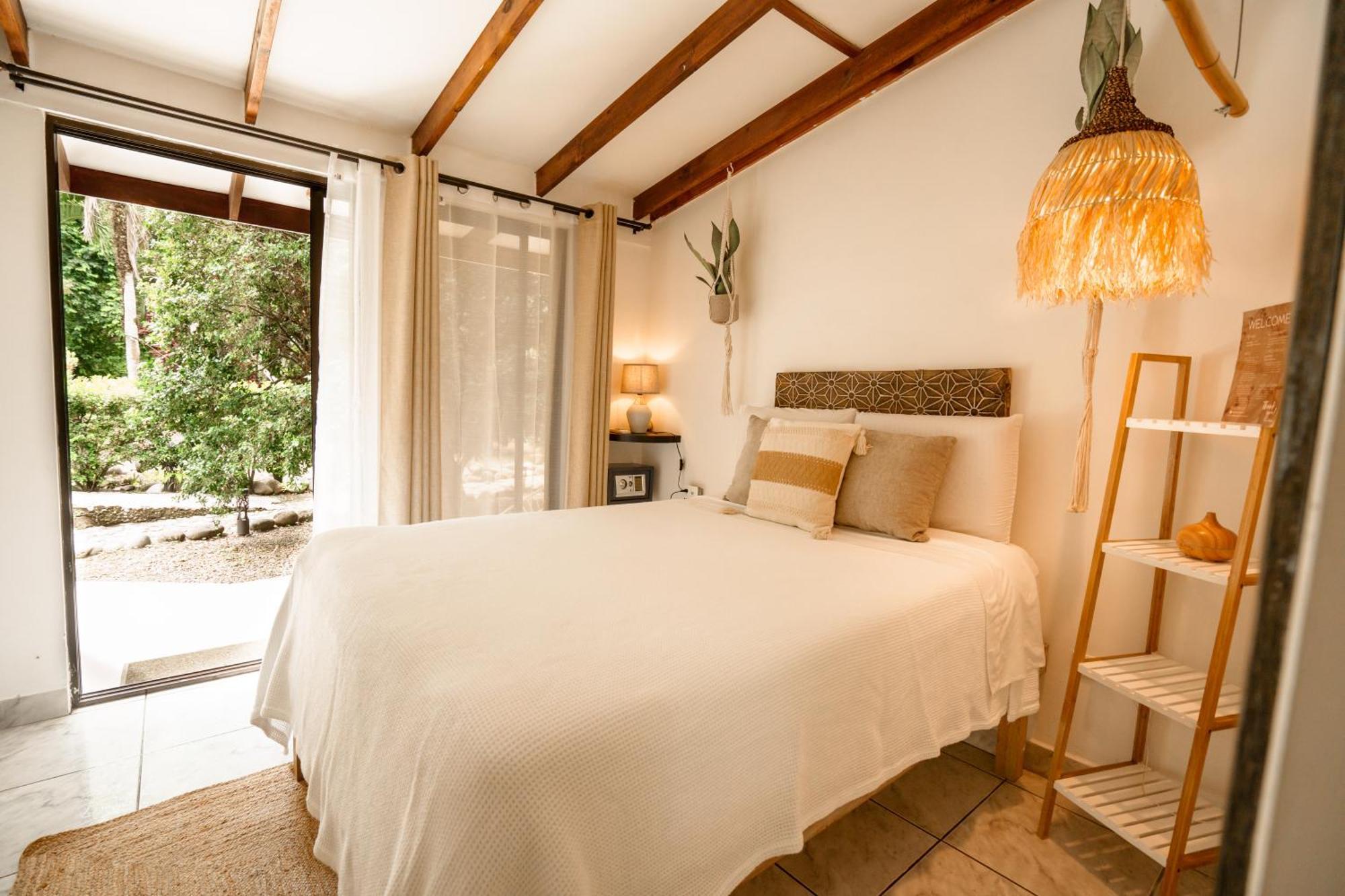 Double Room Private Bathroom