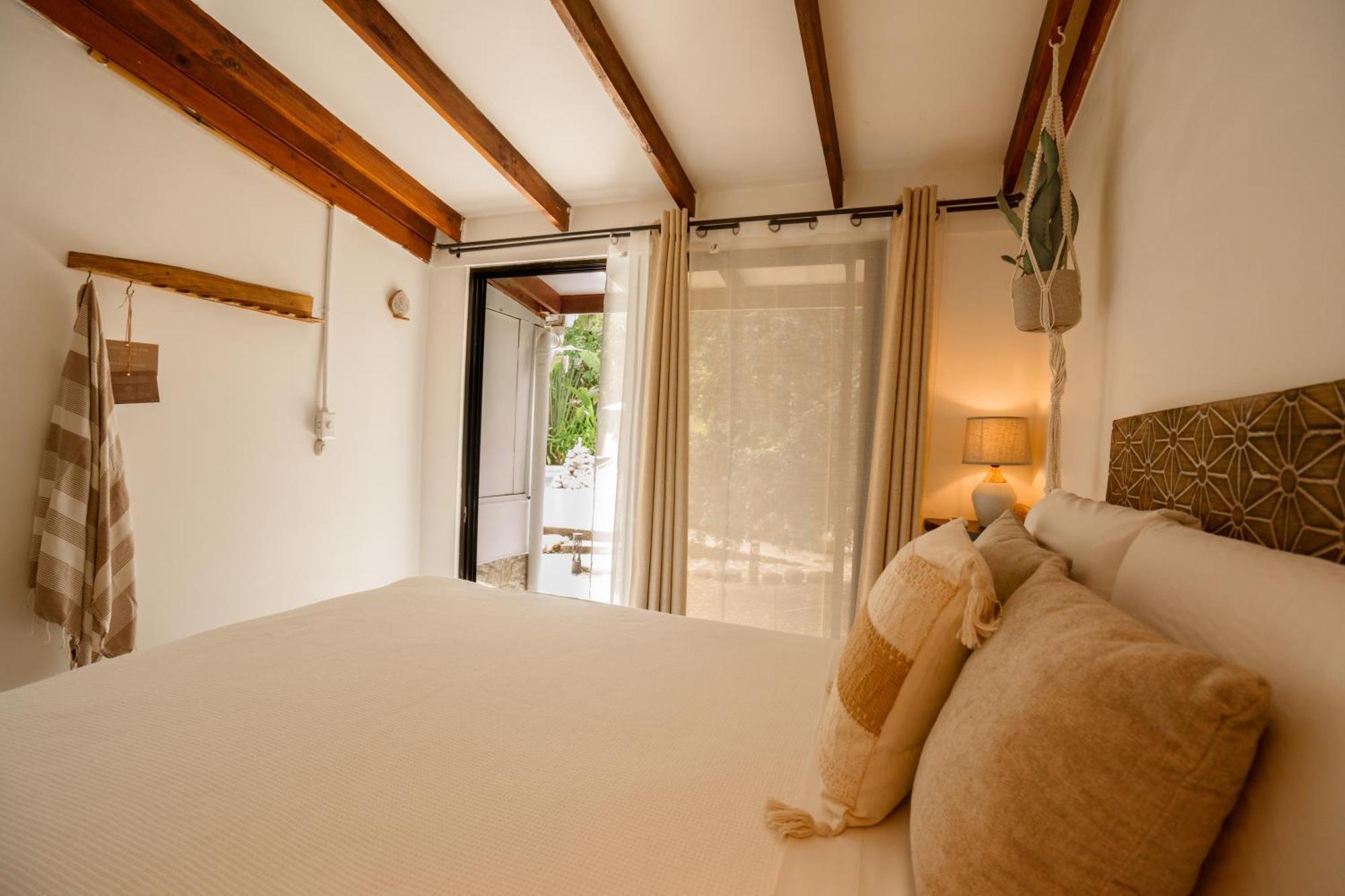 Double Room Private Bathroom
