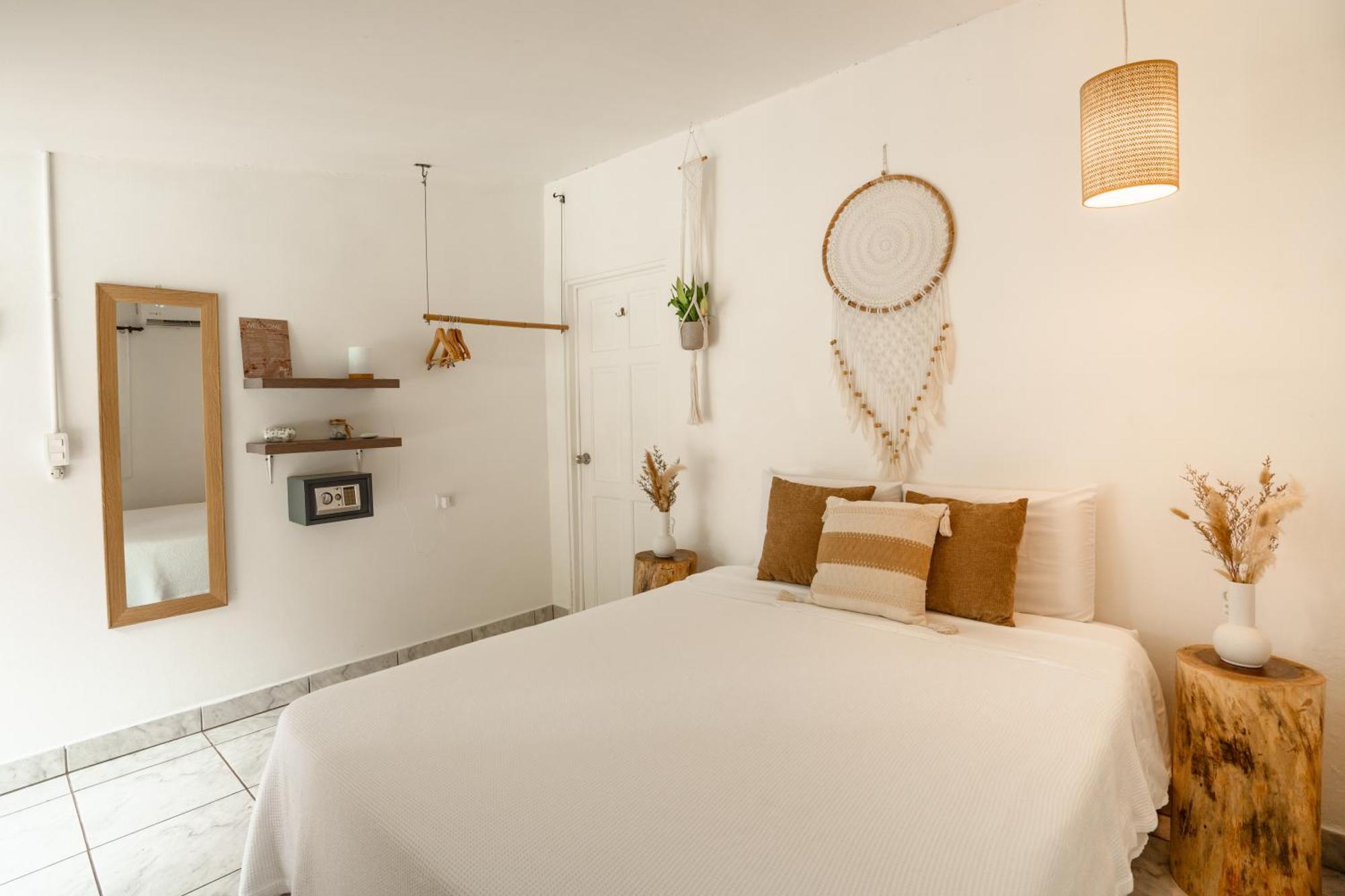 Double Room Private Bathroom