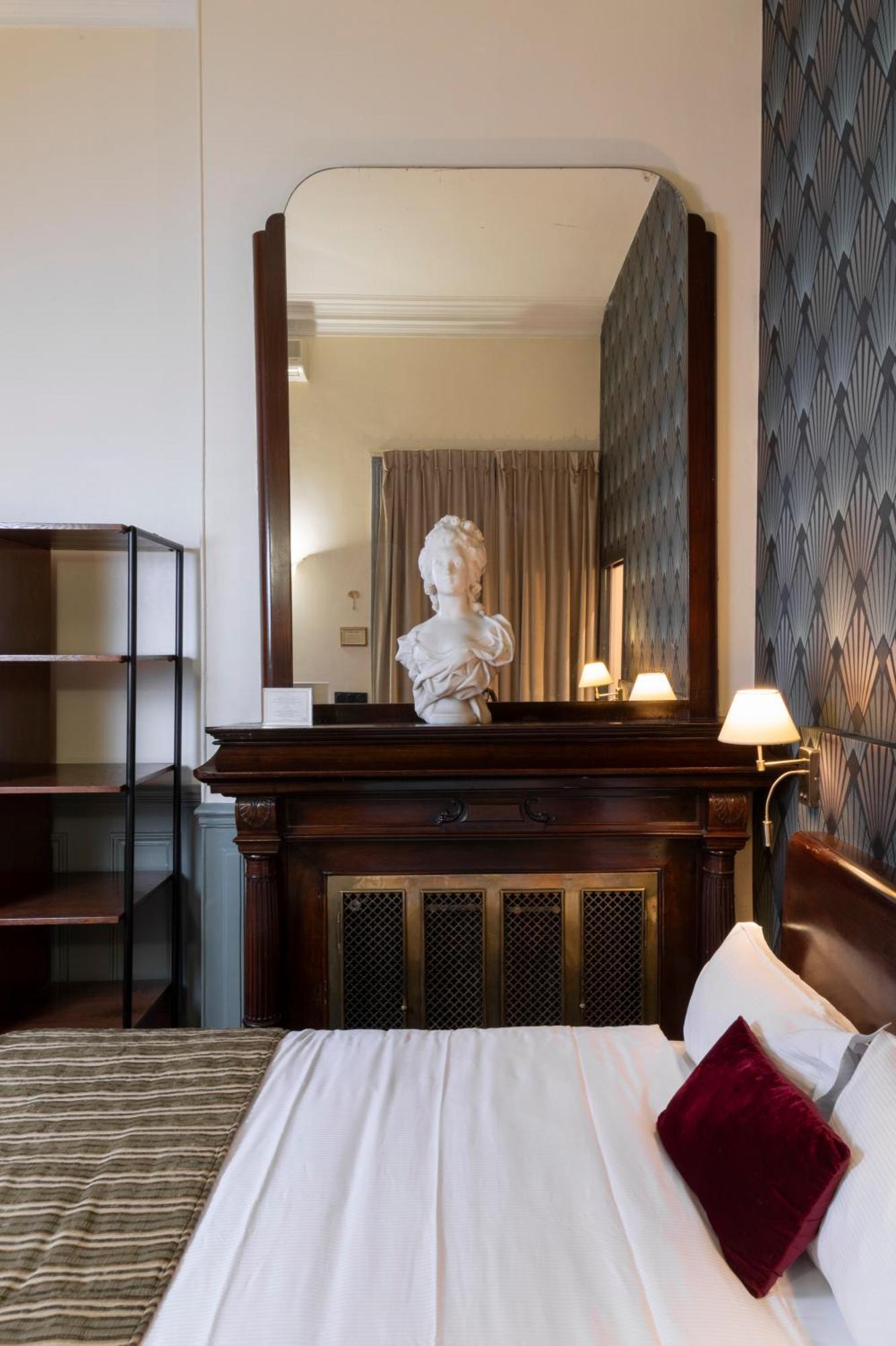 Double Room Disability Access Ground floor Street Side