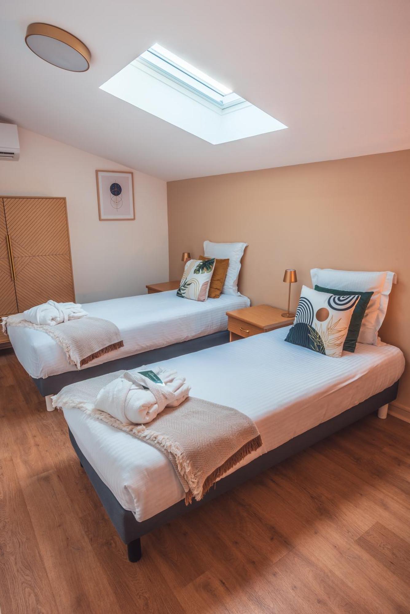 Triple Room,1746917316:JPEG