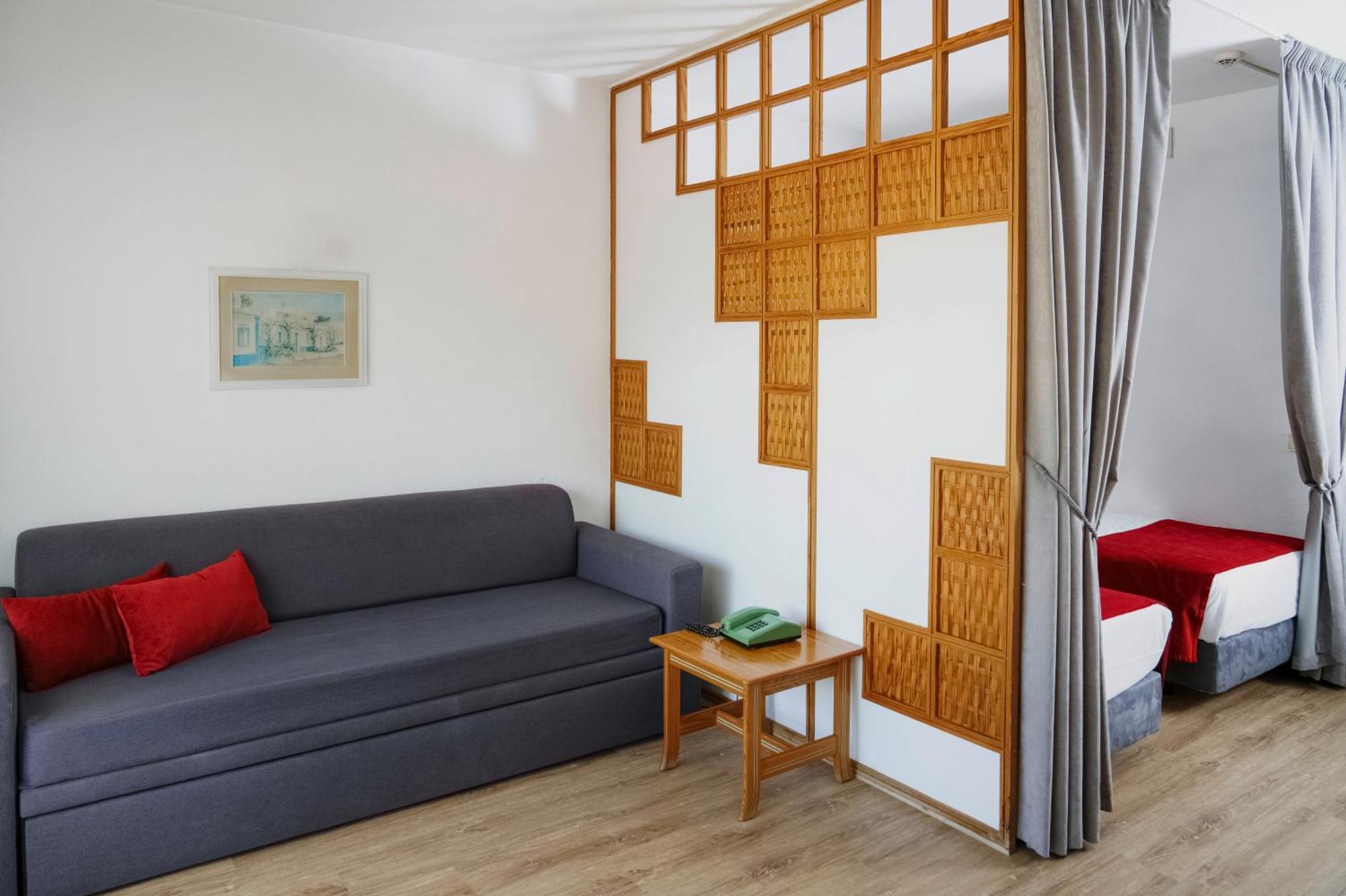 Studio Apartment (2 adults + 1 child),1746947213:JPEG