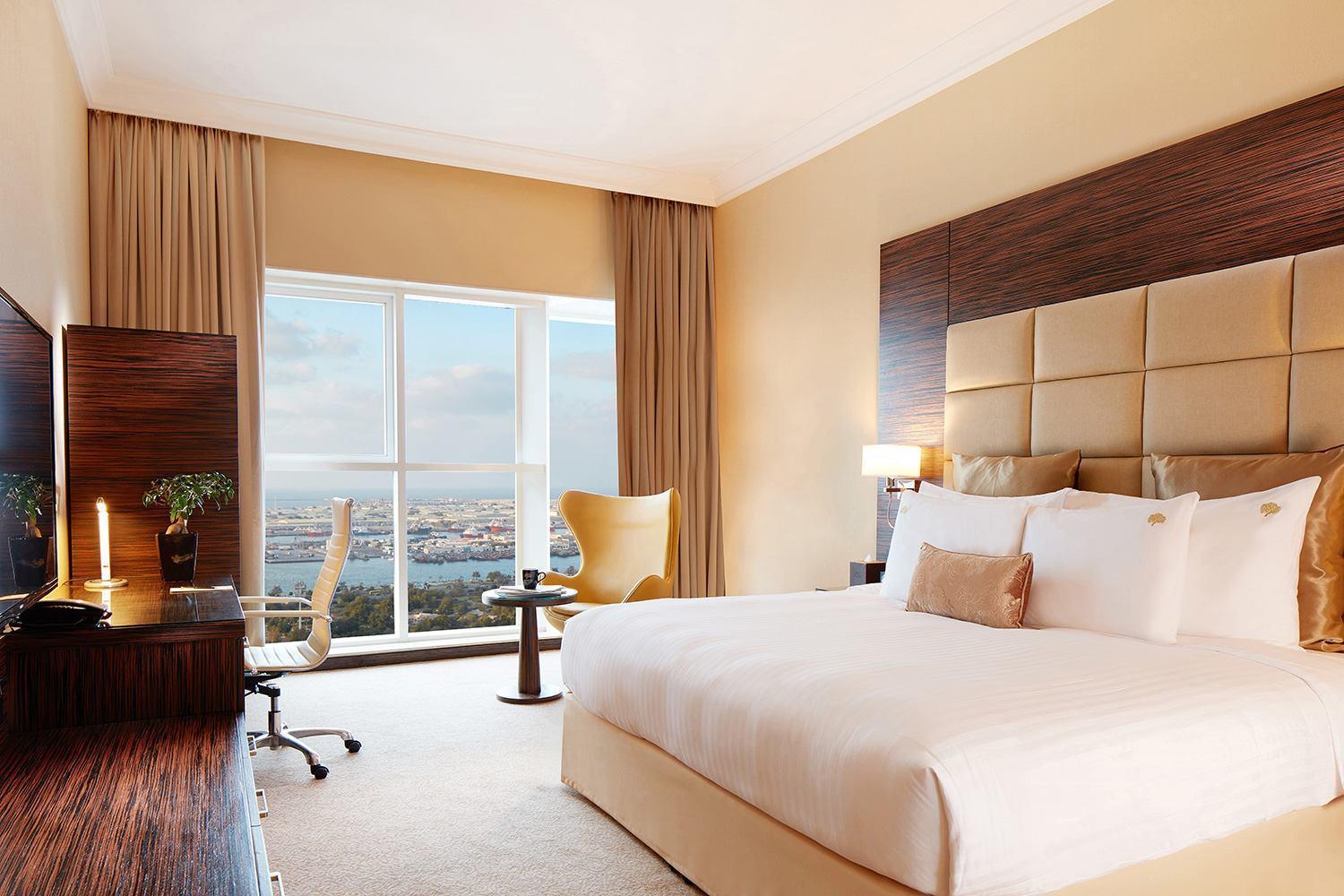 One-Bedroom Suite Sea View