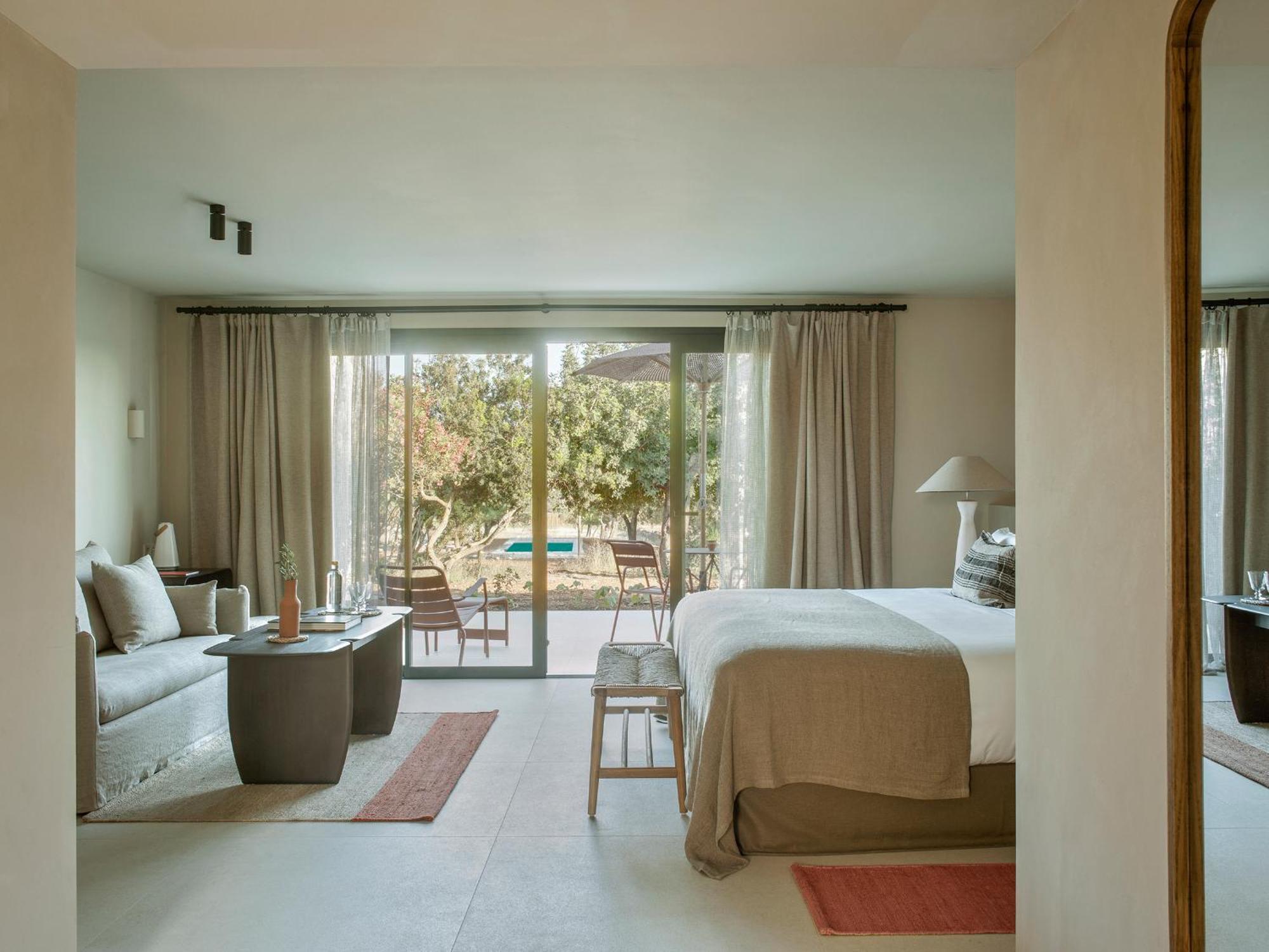 Suite Pool View