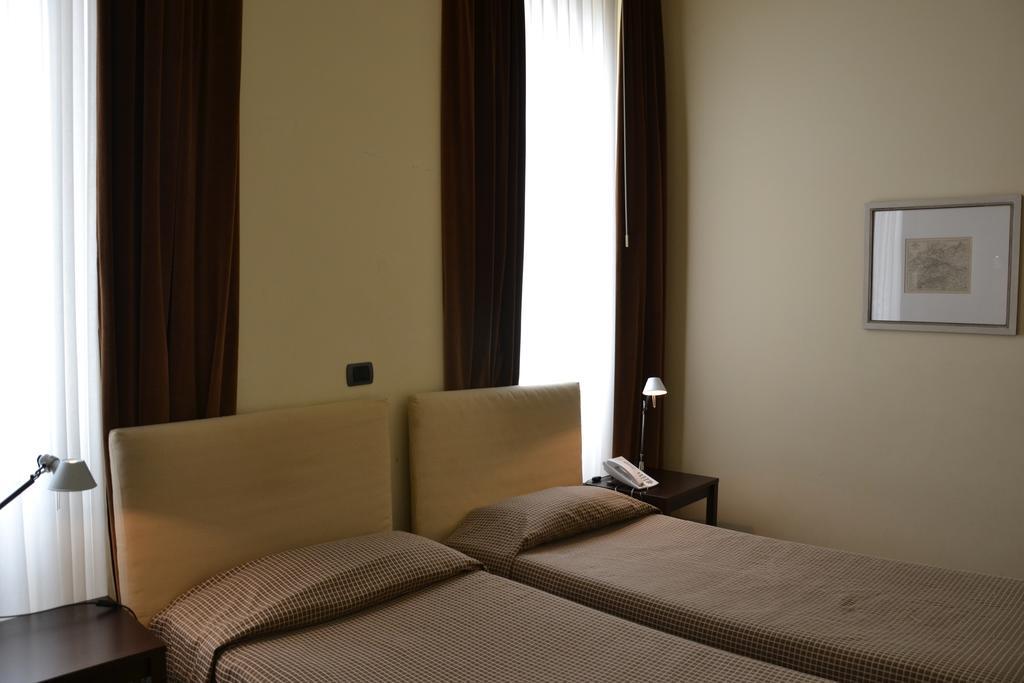 Twin Room,1717018695:JPEG