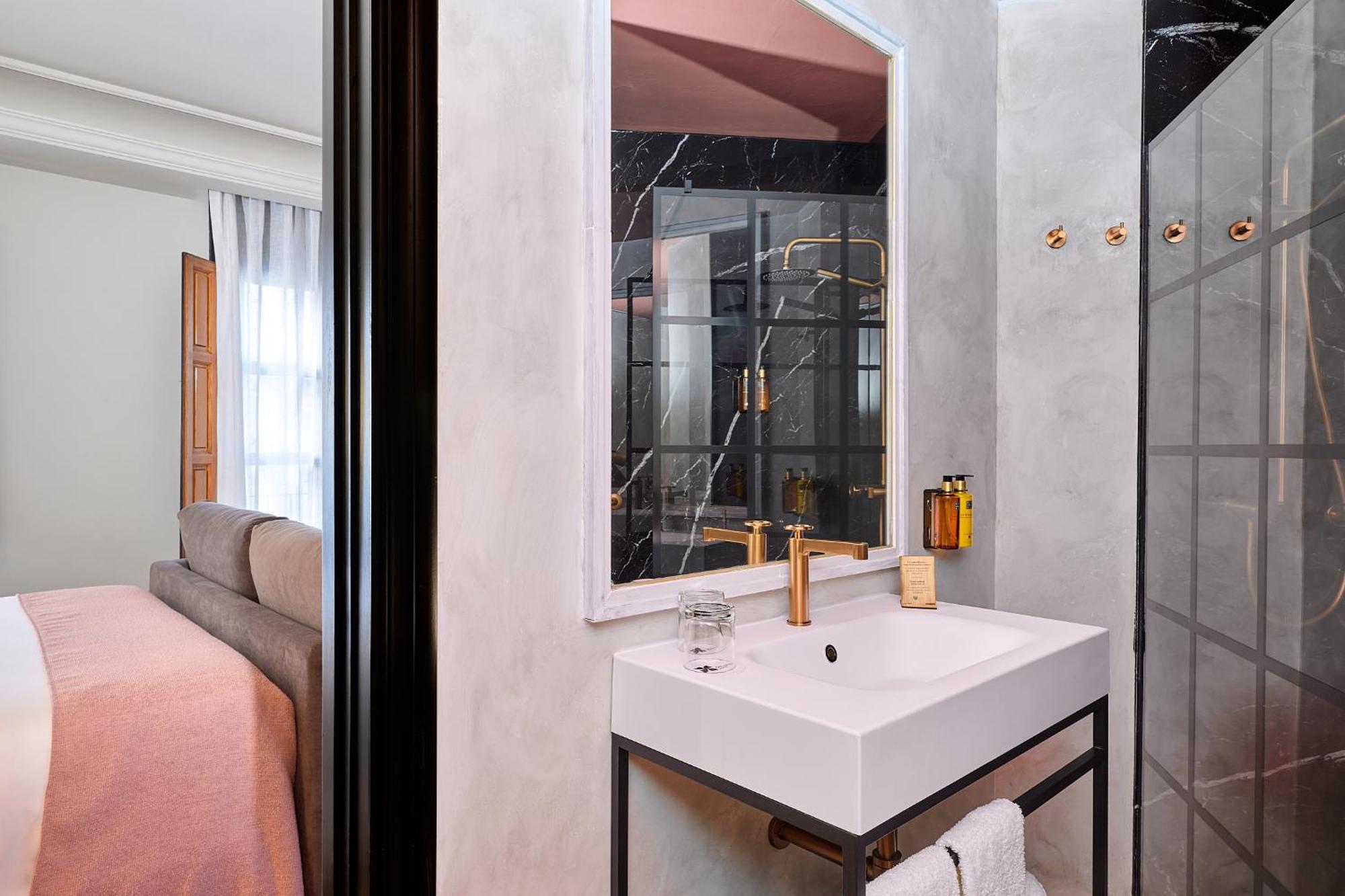 Triple Room Puerta Elvira