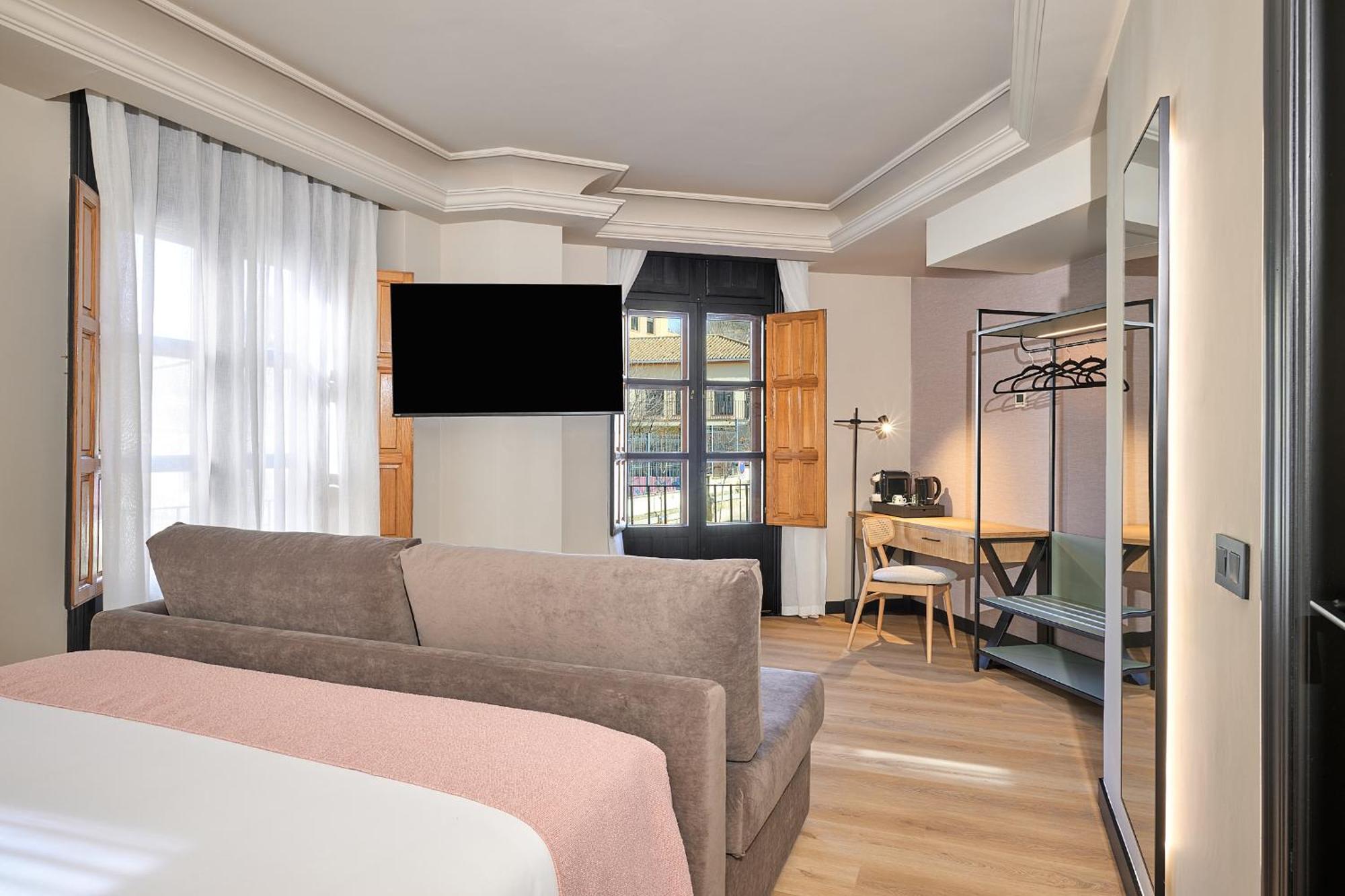 Triple Room Puerta Elvira
