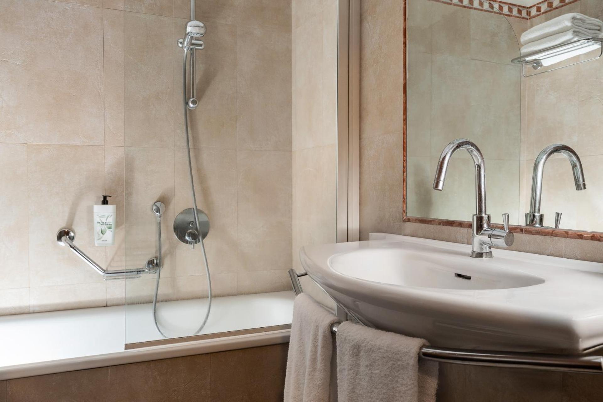 Classic Double or Twin Room