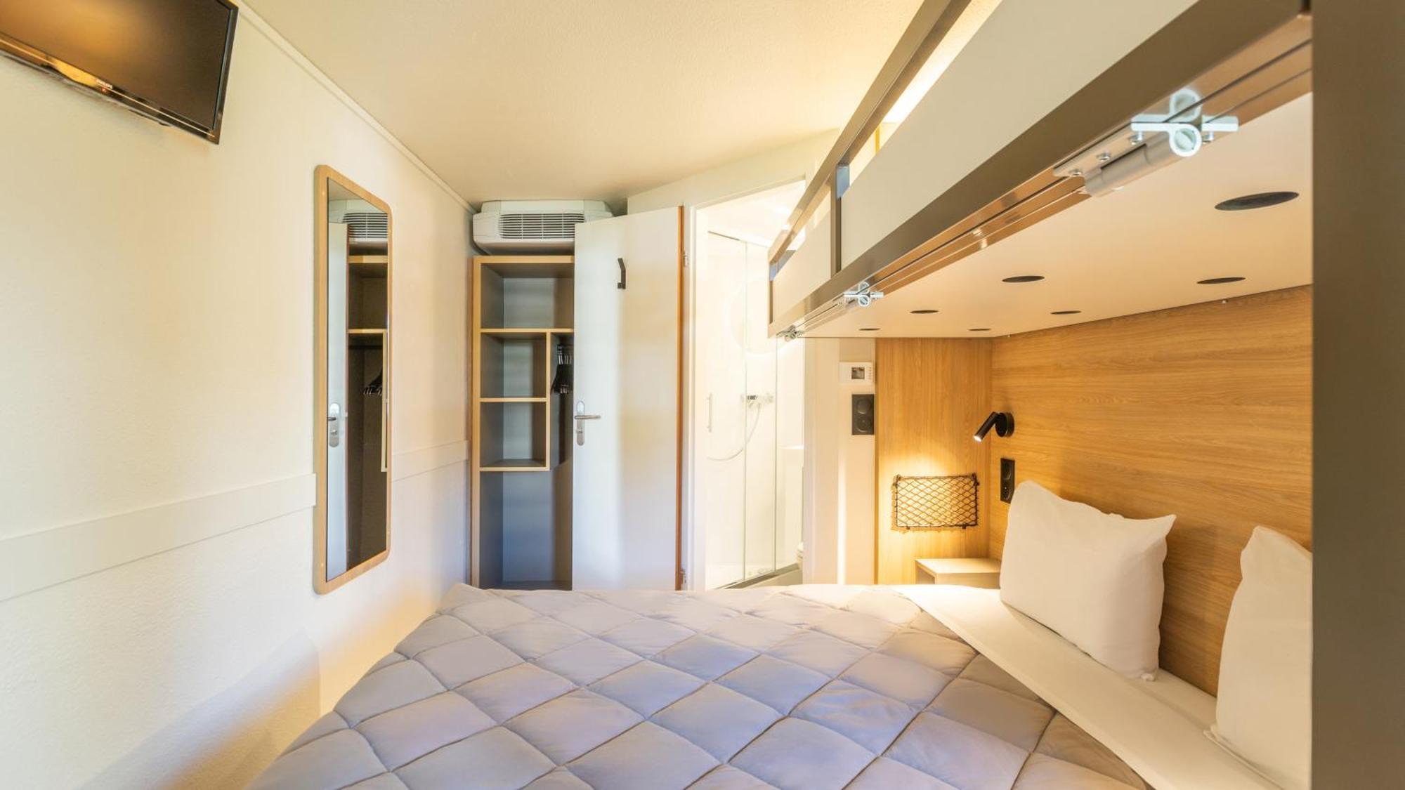 Standard Queen Room One Bunk Bed