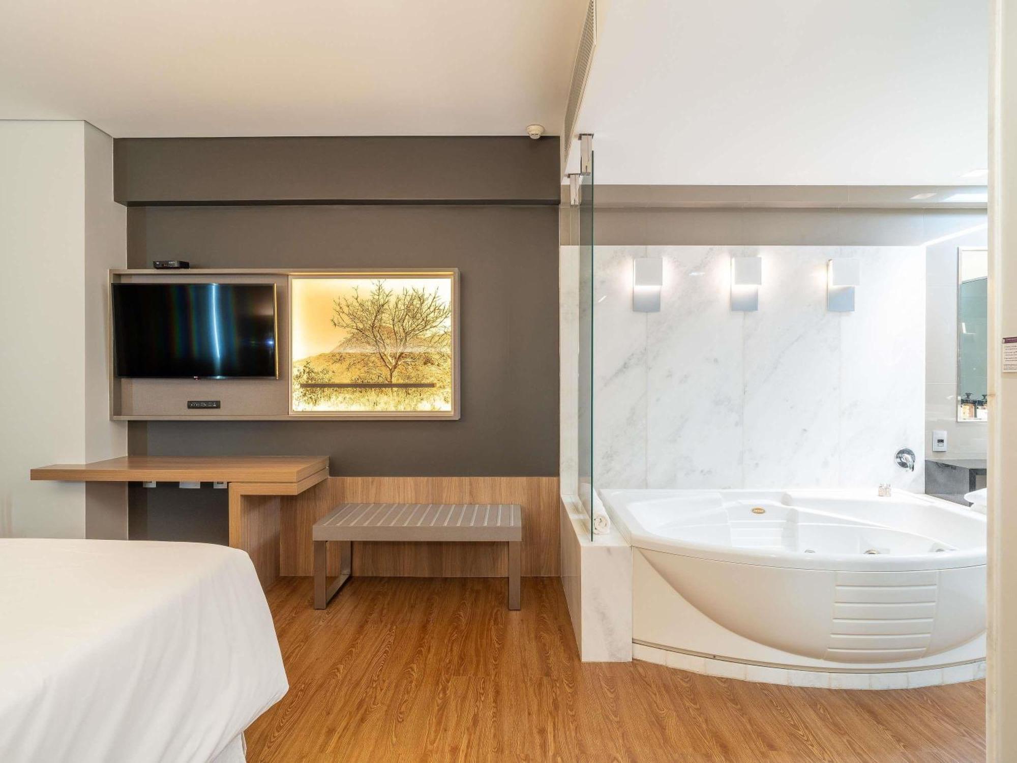Superior King Suite