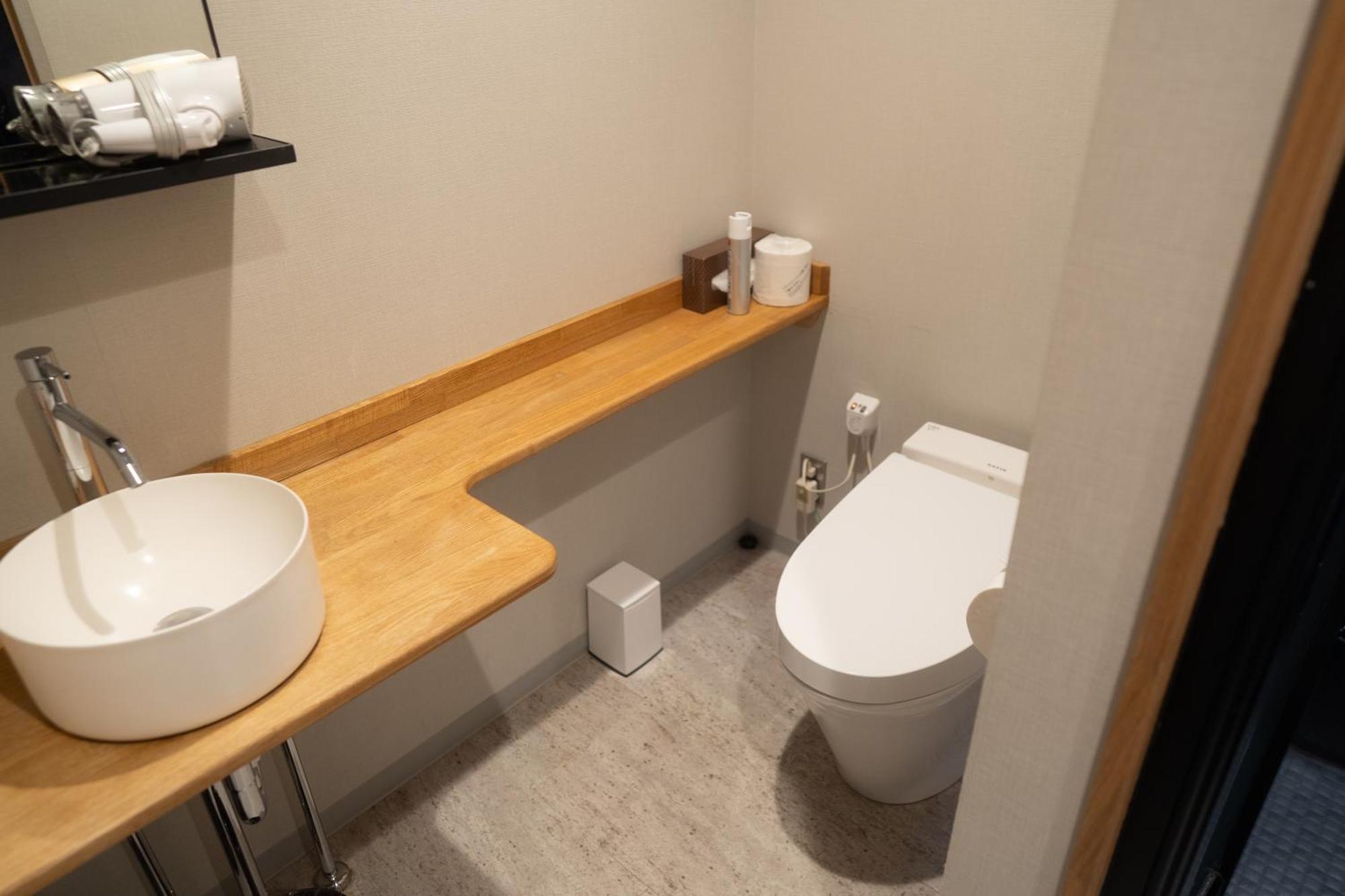 Superior Twin Room Futon Private Bathroom