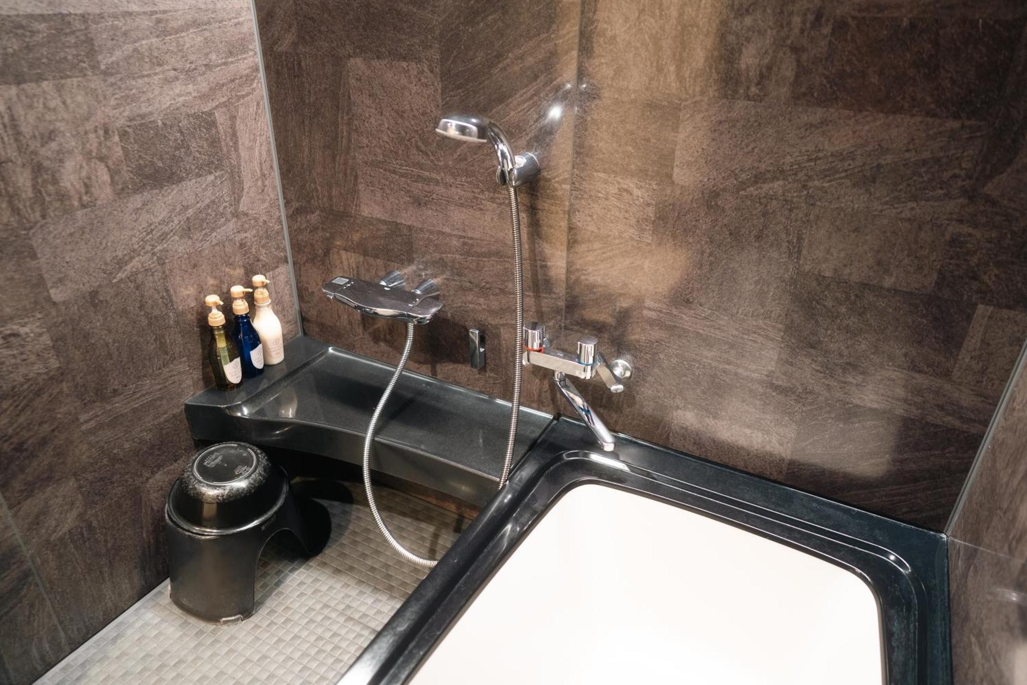Superior Twin Room Futon Private Bathroom