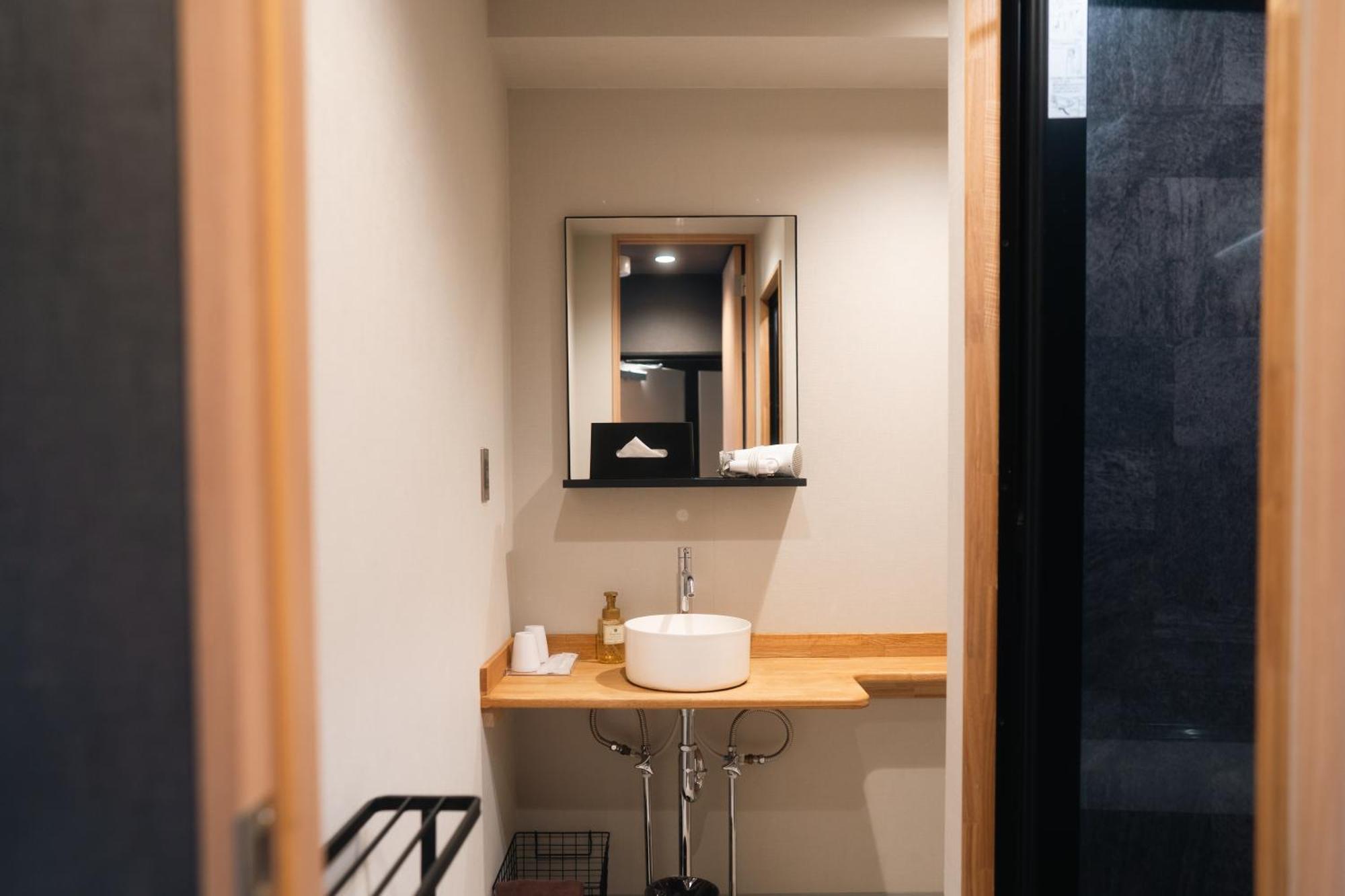 Superior Twin Room Futon Private Bathroom