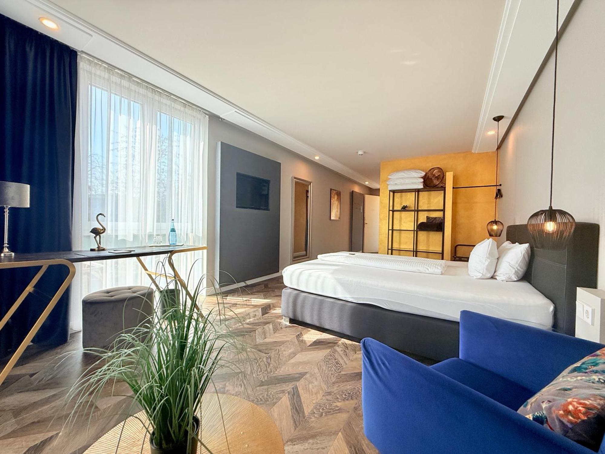 Large Double Room Deluxe