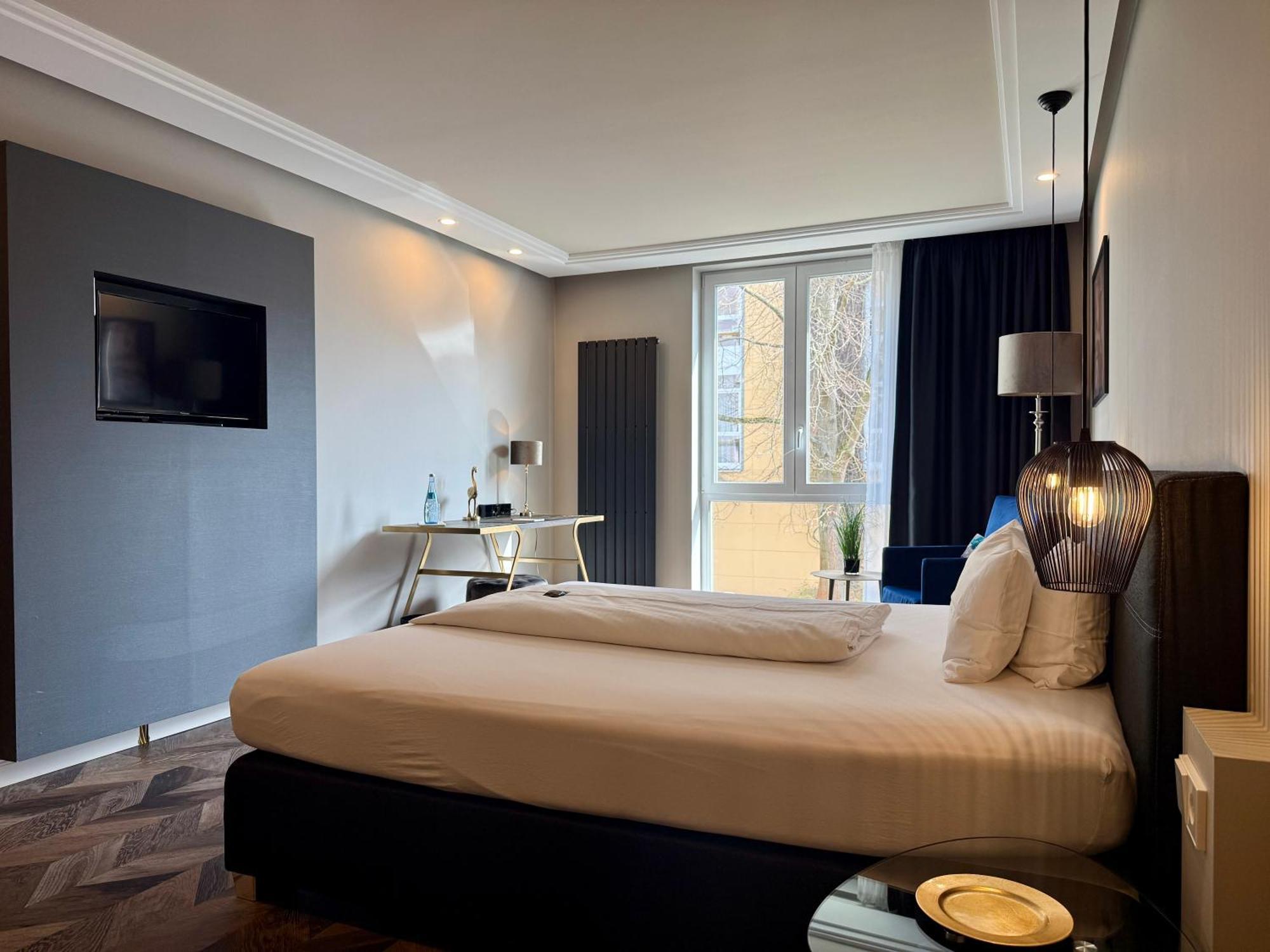 Large Double Room Deluxe