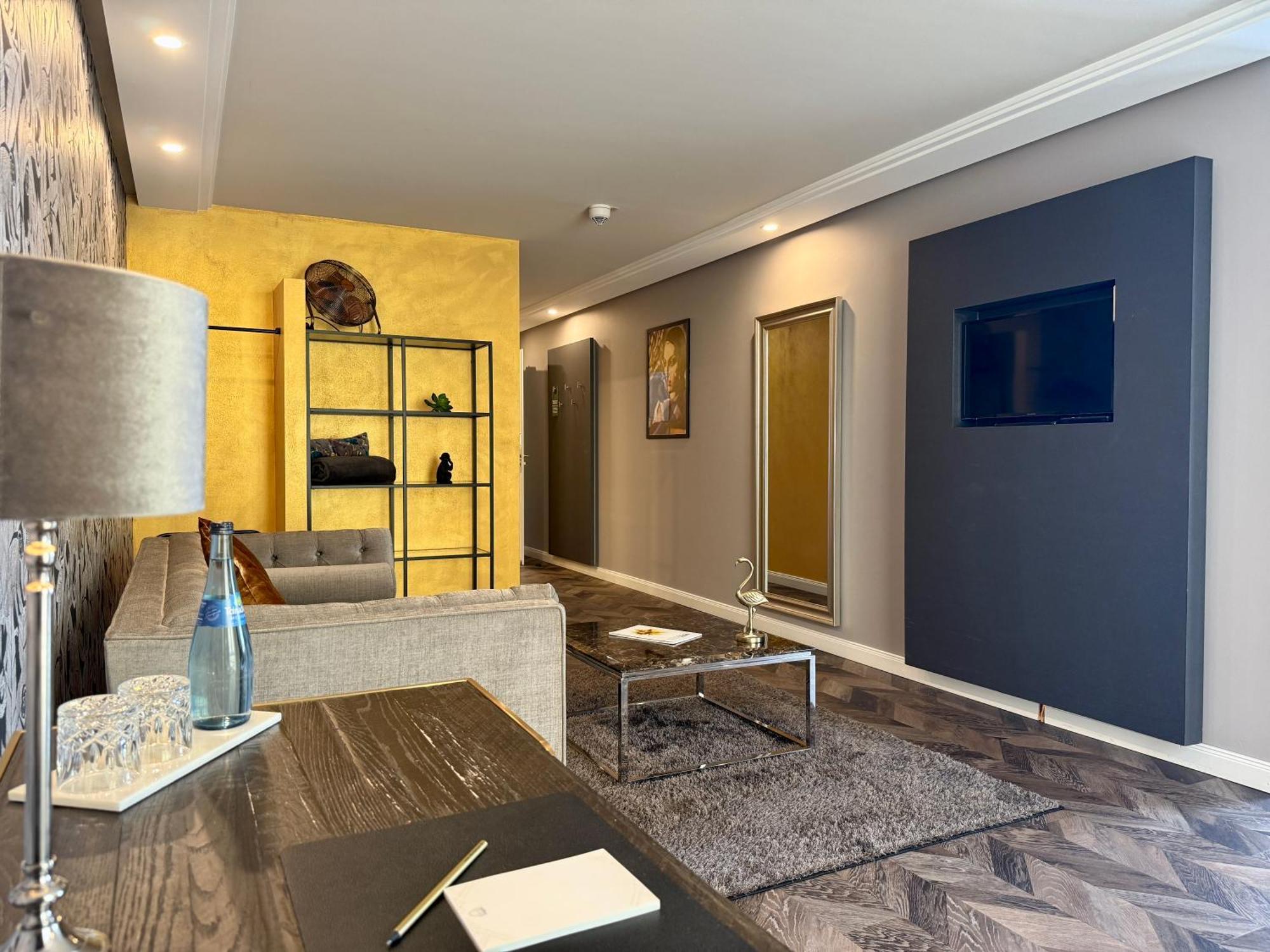 Deluxe Suite