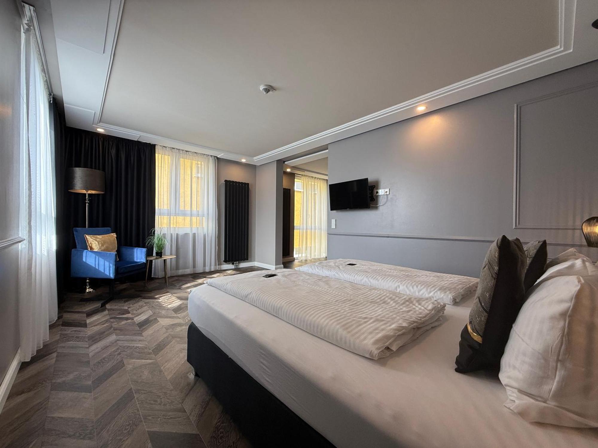 Deluxe Suite