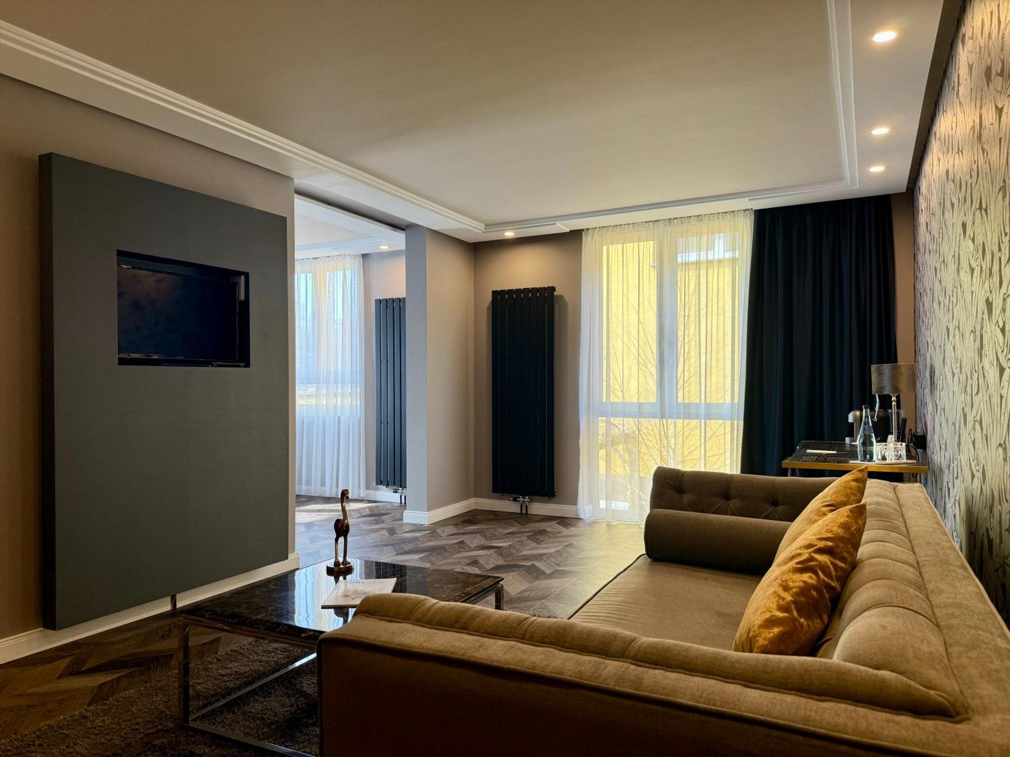 Deluxe Suite