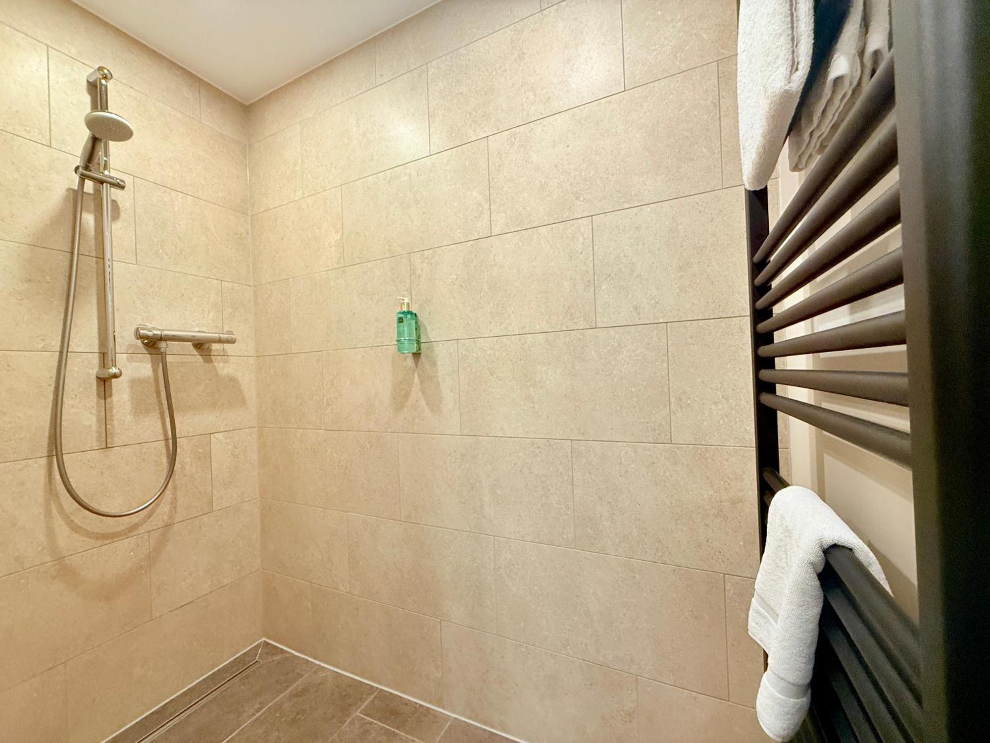 Large Double Room Deluxe