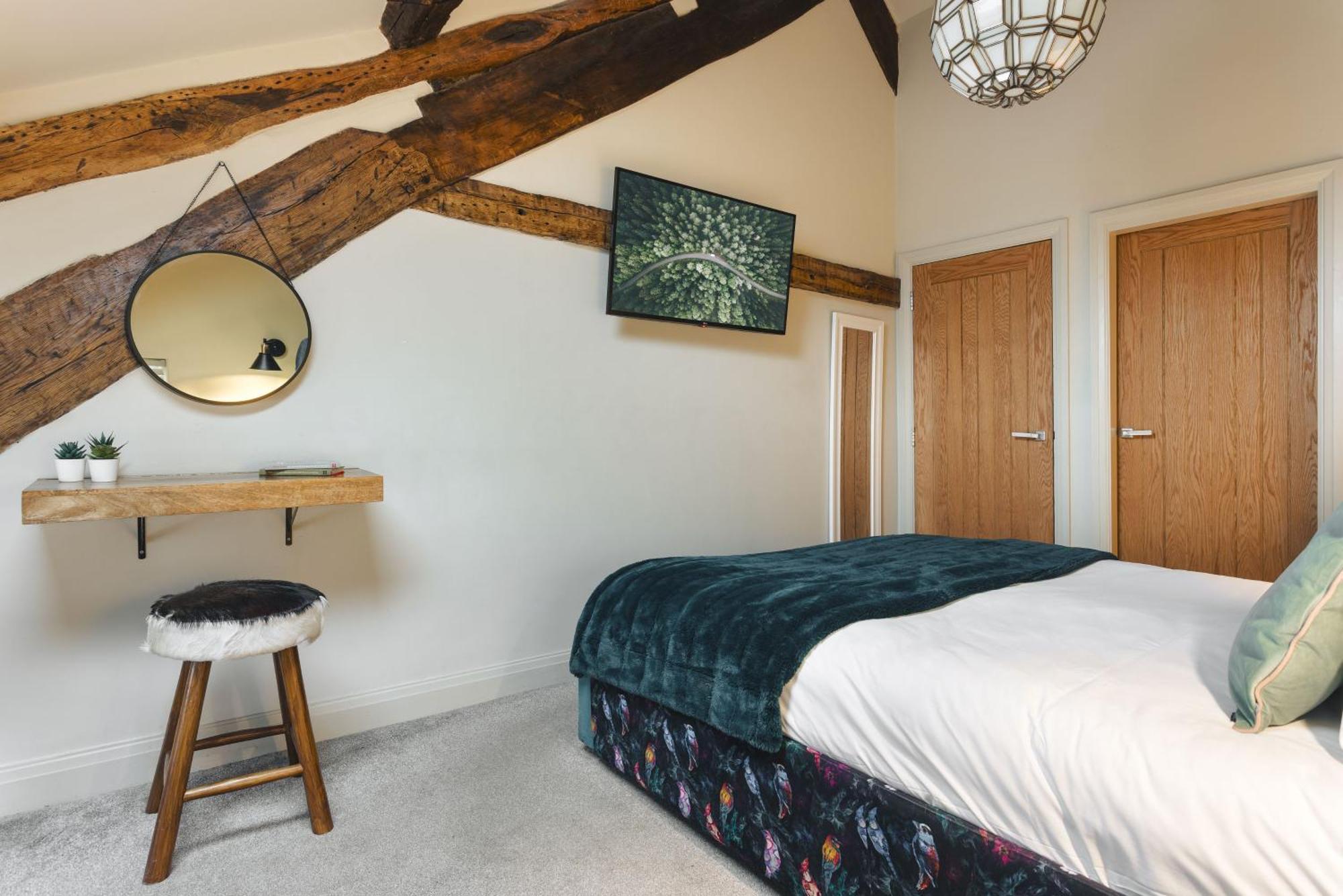 Deluxe King Room