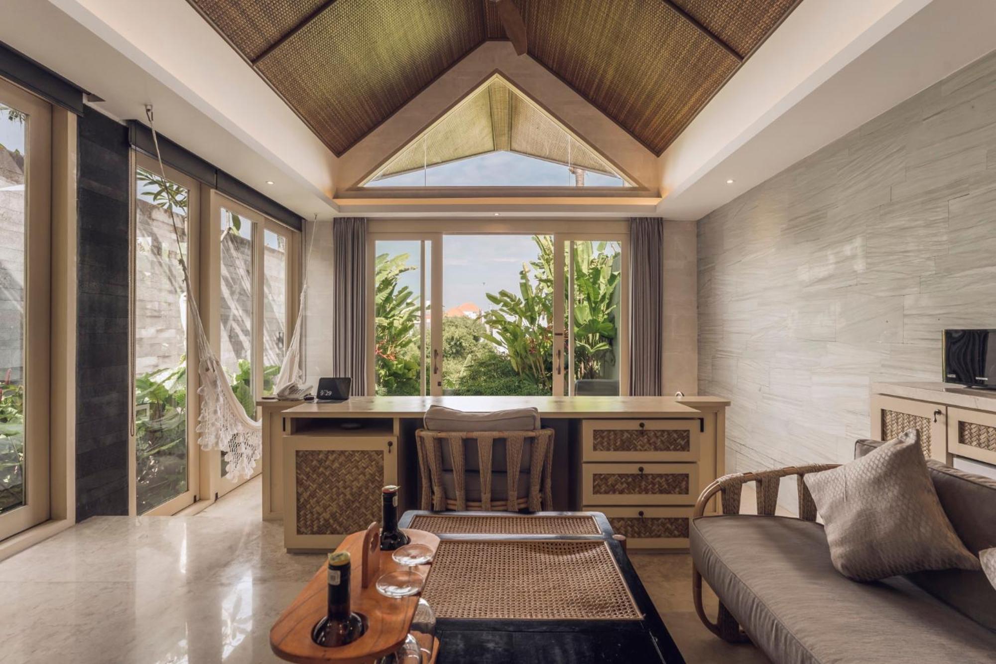 Royal Smart One-Bedroom Private Pool Jacuzzi
