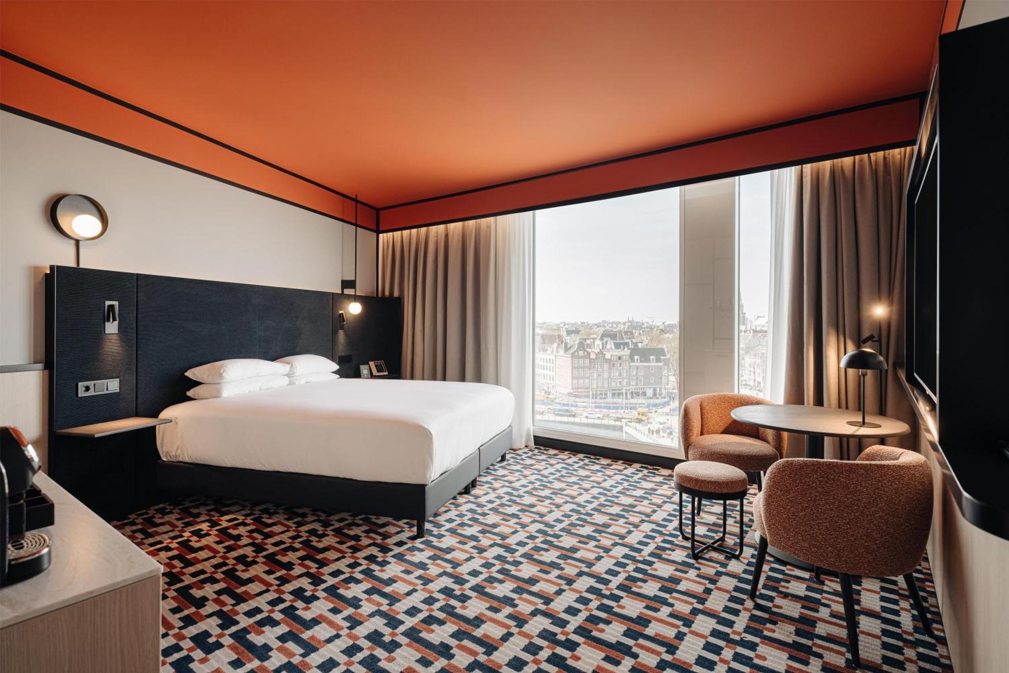 King Corner Room with City View and Canal View,1758329793:JPEG
