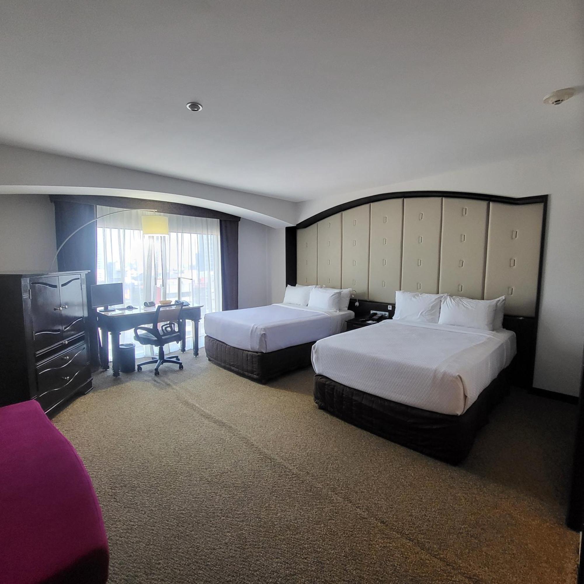 Double Room Ladies First or Non-Smoking