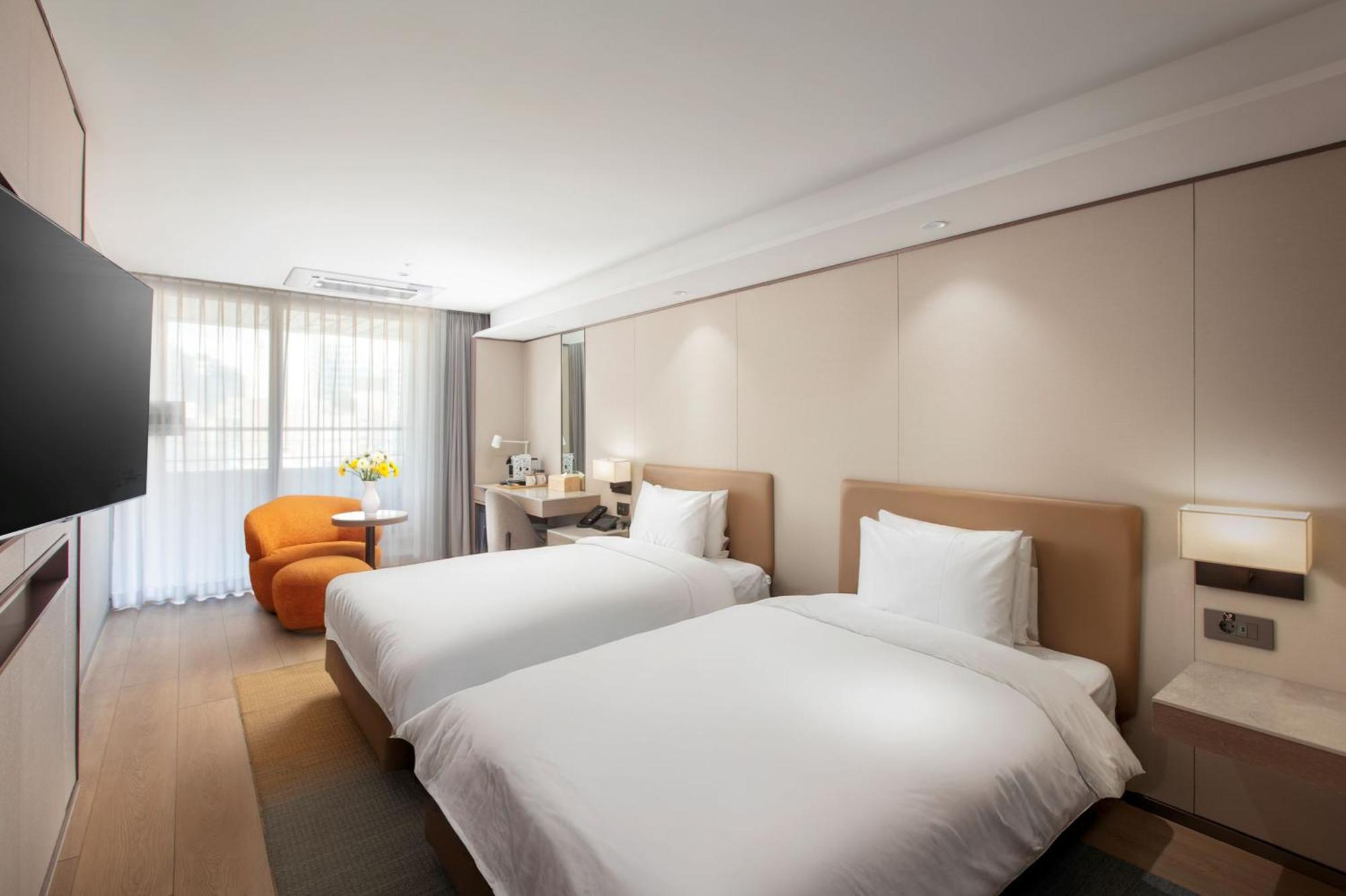Prestige Twin Room Minibar