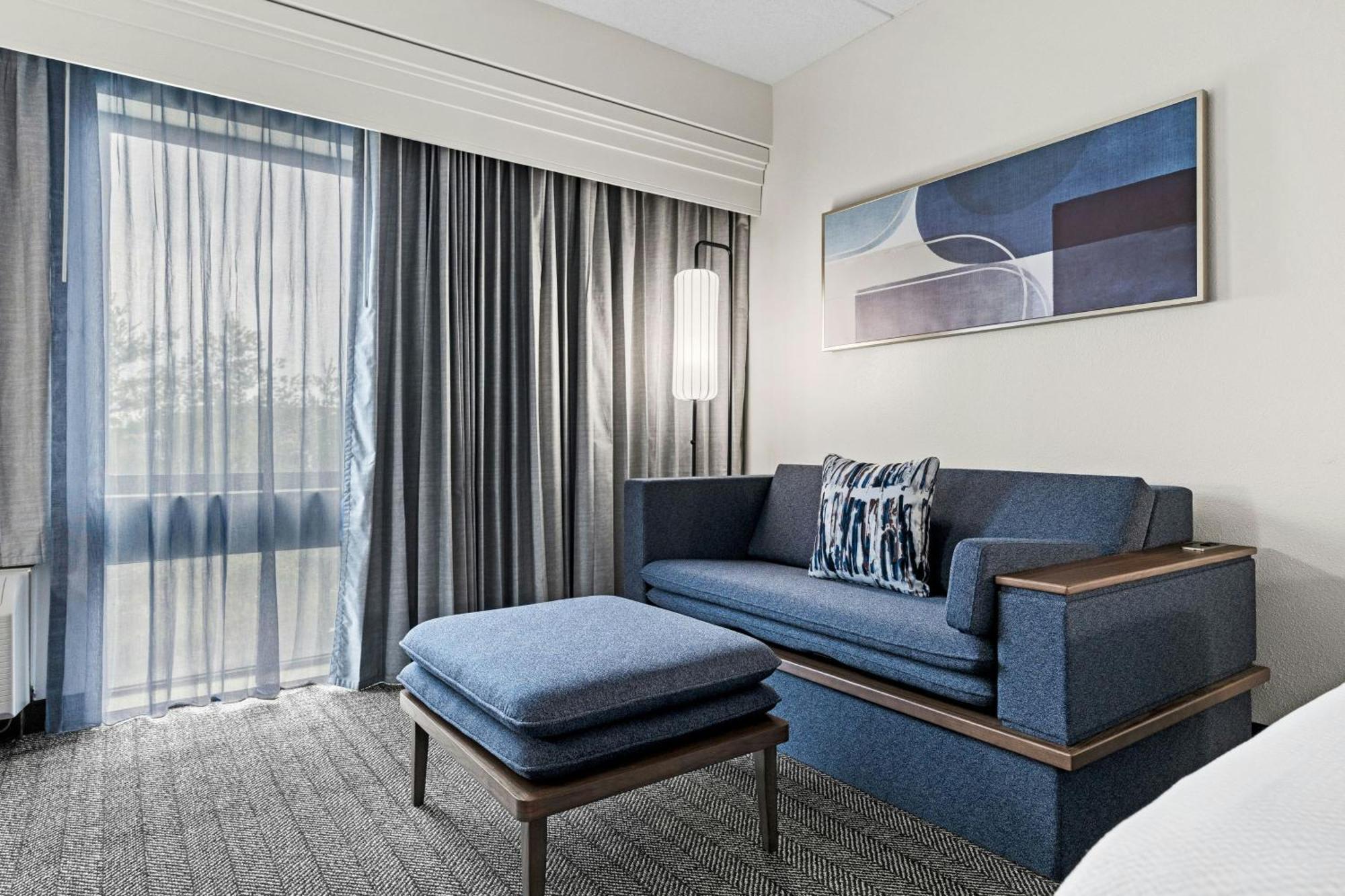 King Suite with Sofa Bed,1758546284:JPEG