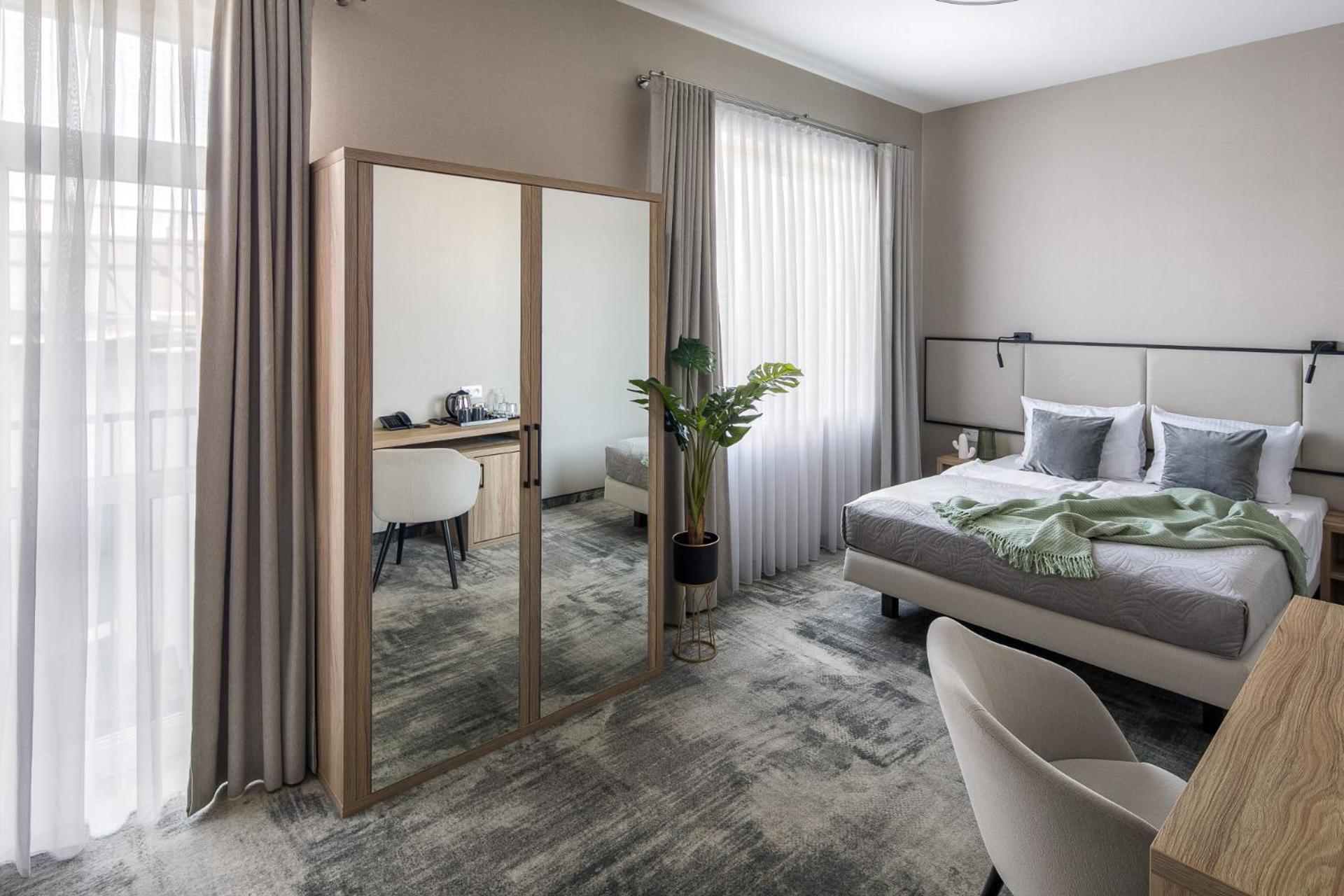 Superior King Room