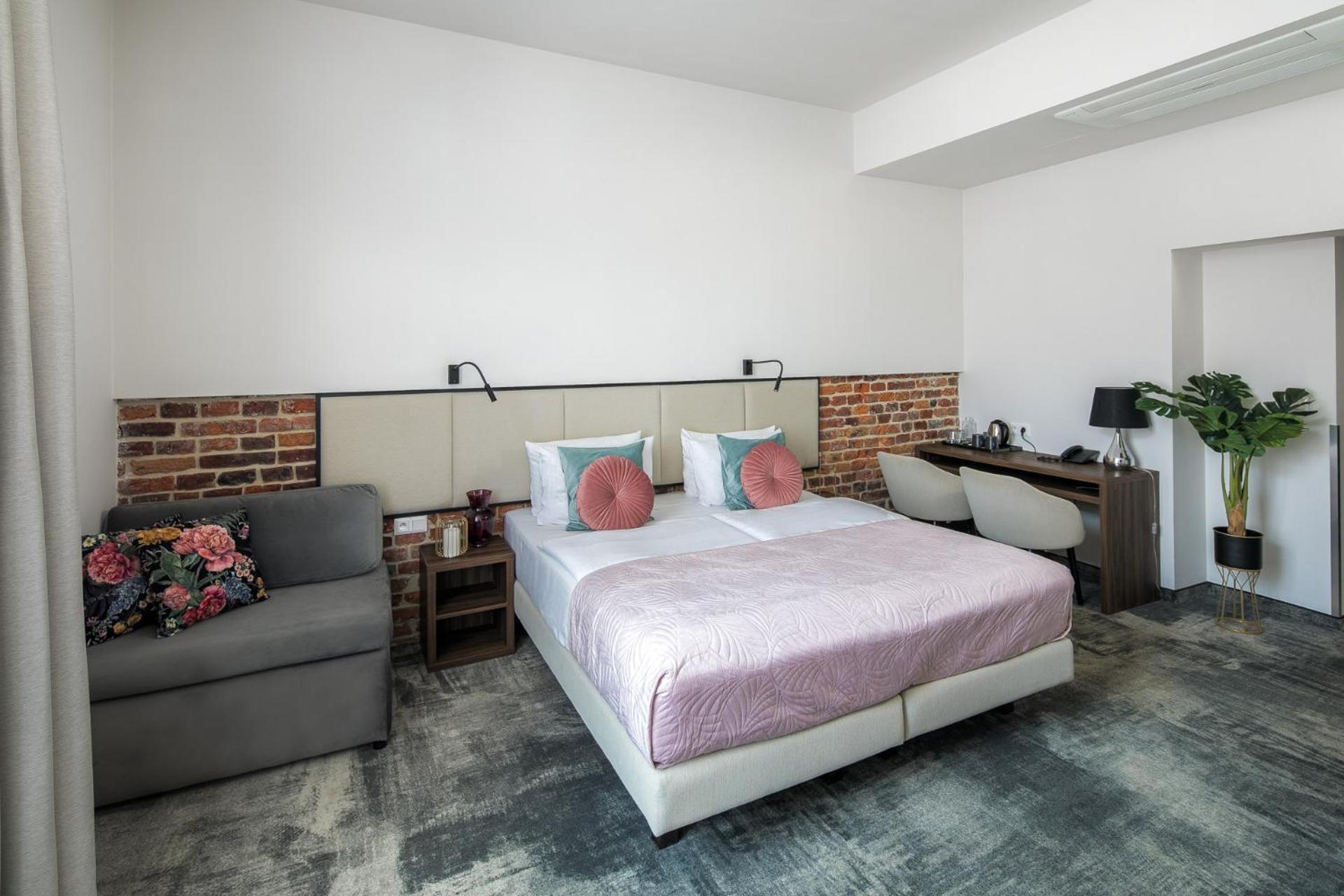 Superior King Room