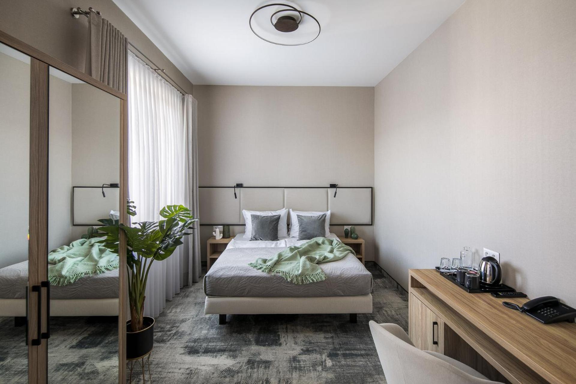 Superior King Room