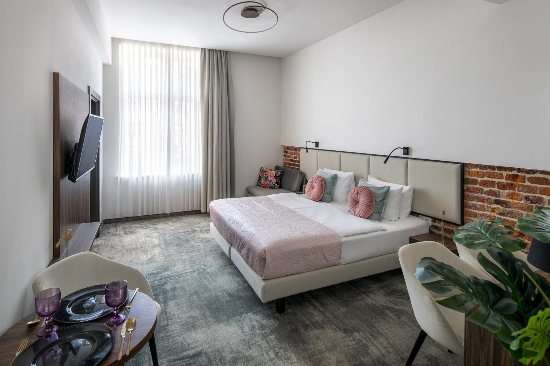 Superior King Room
