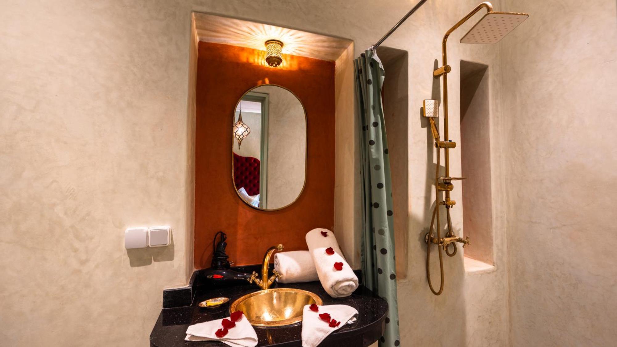 Deluxe King Suite