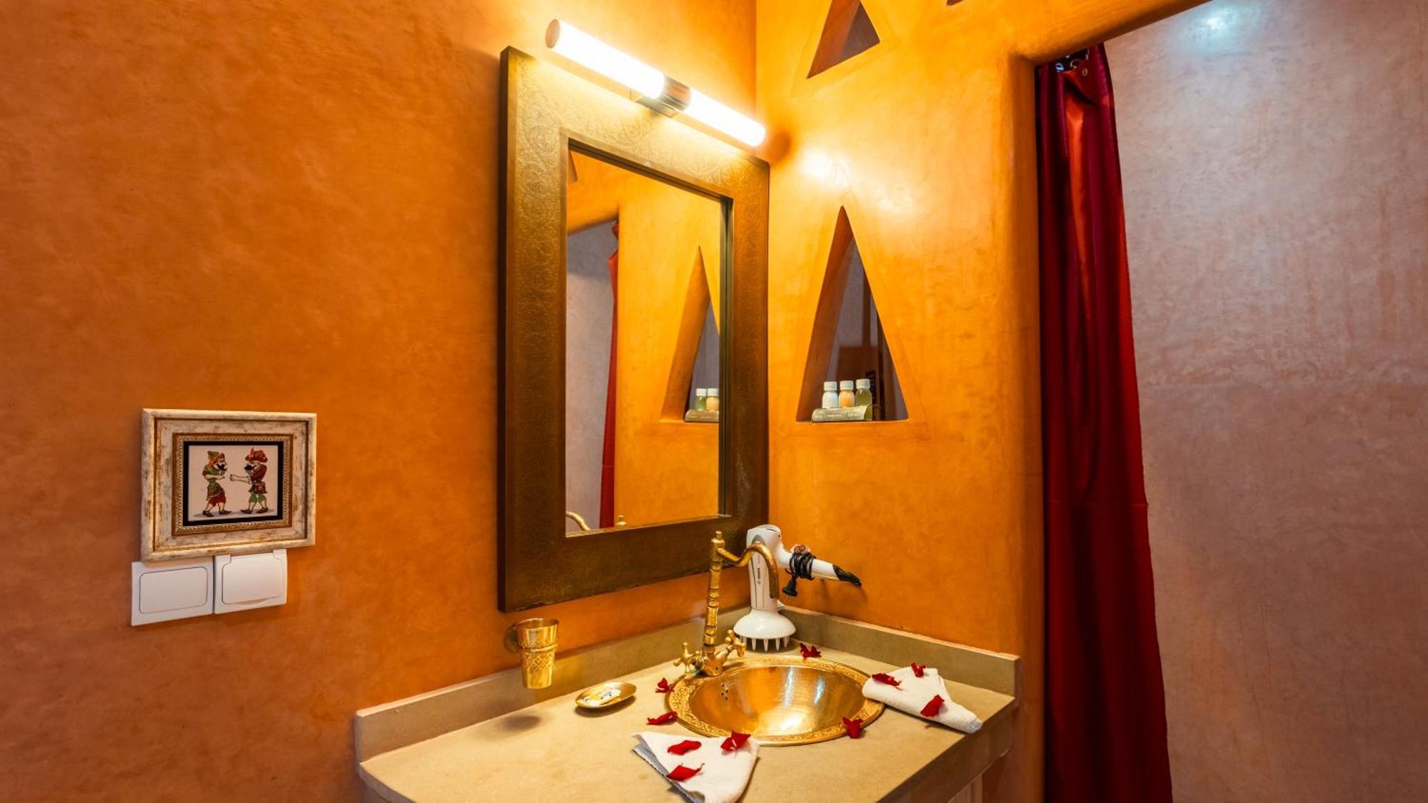 Comfort Triple Room Shower