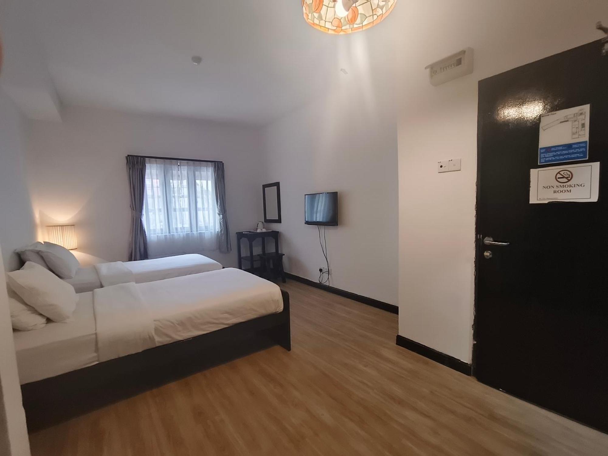 Standard Twin Room