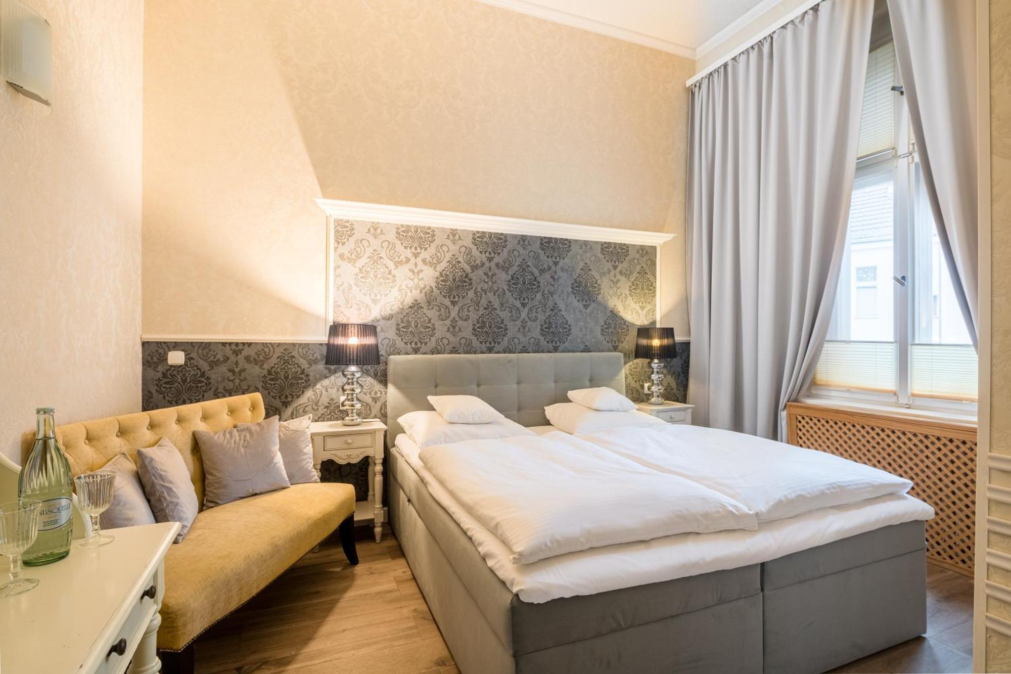 Double or Twin Room,1765154672:JPEG