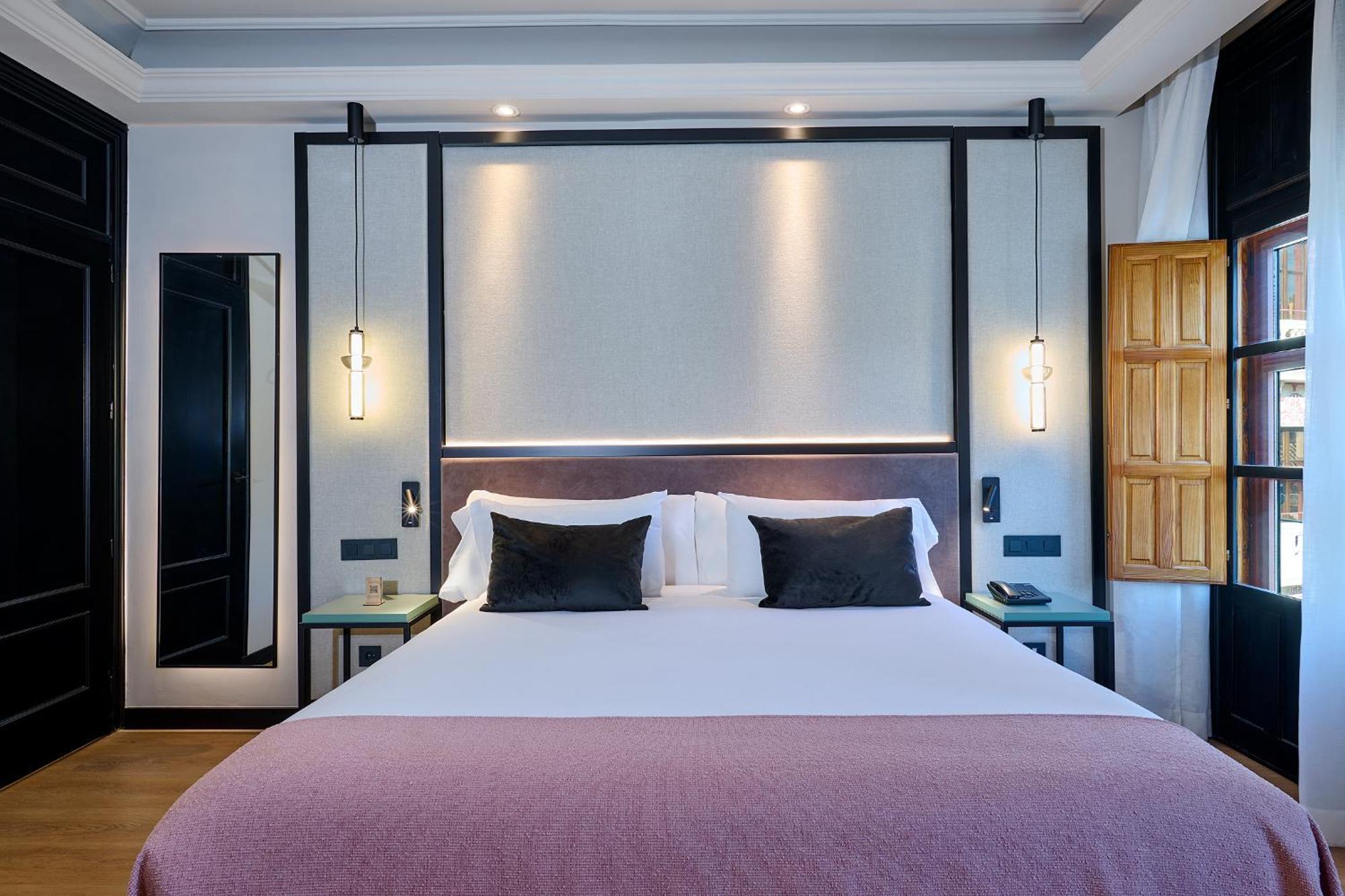 Deluxe Double Room Puerta Elvira