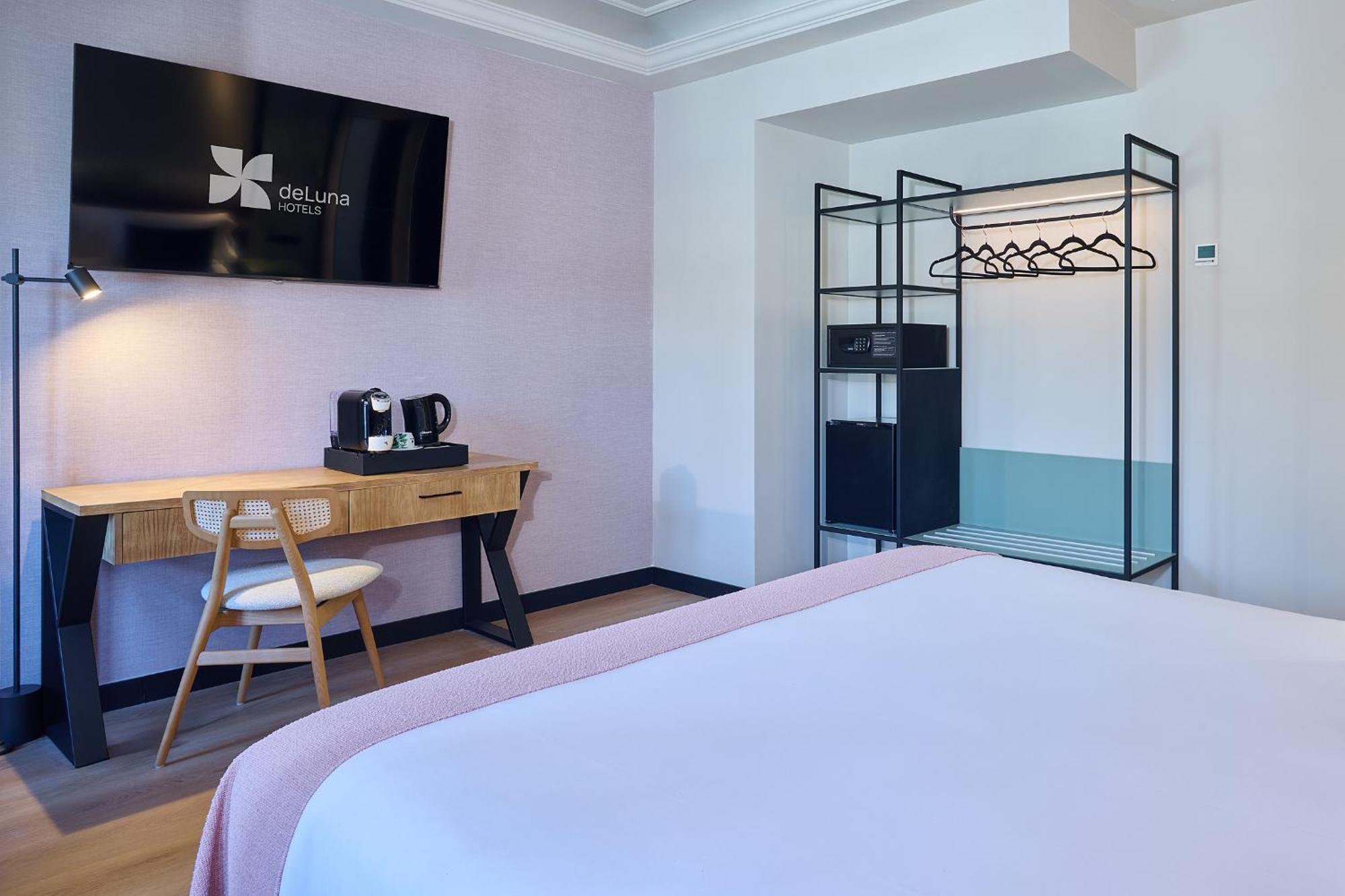 Deluxe Double Room Puerta Elvira