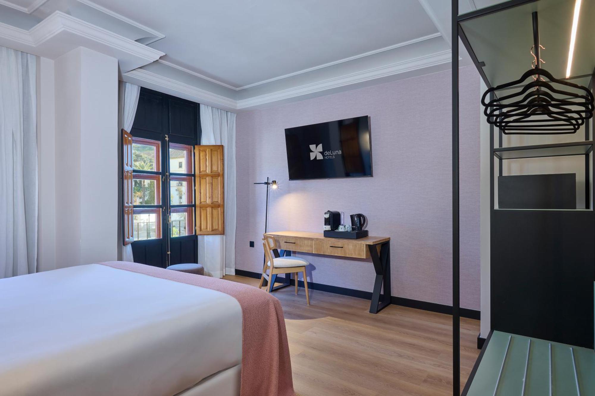 Deluxe Double Room Puerta Elvira